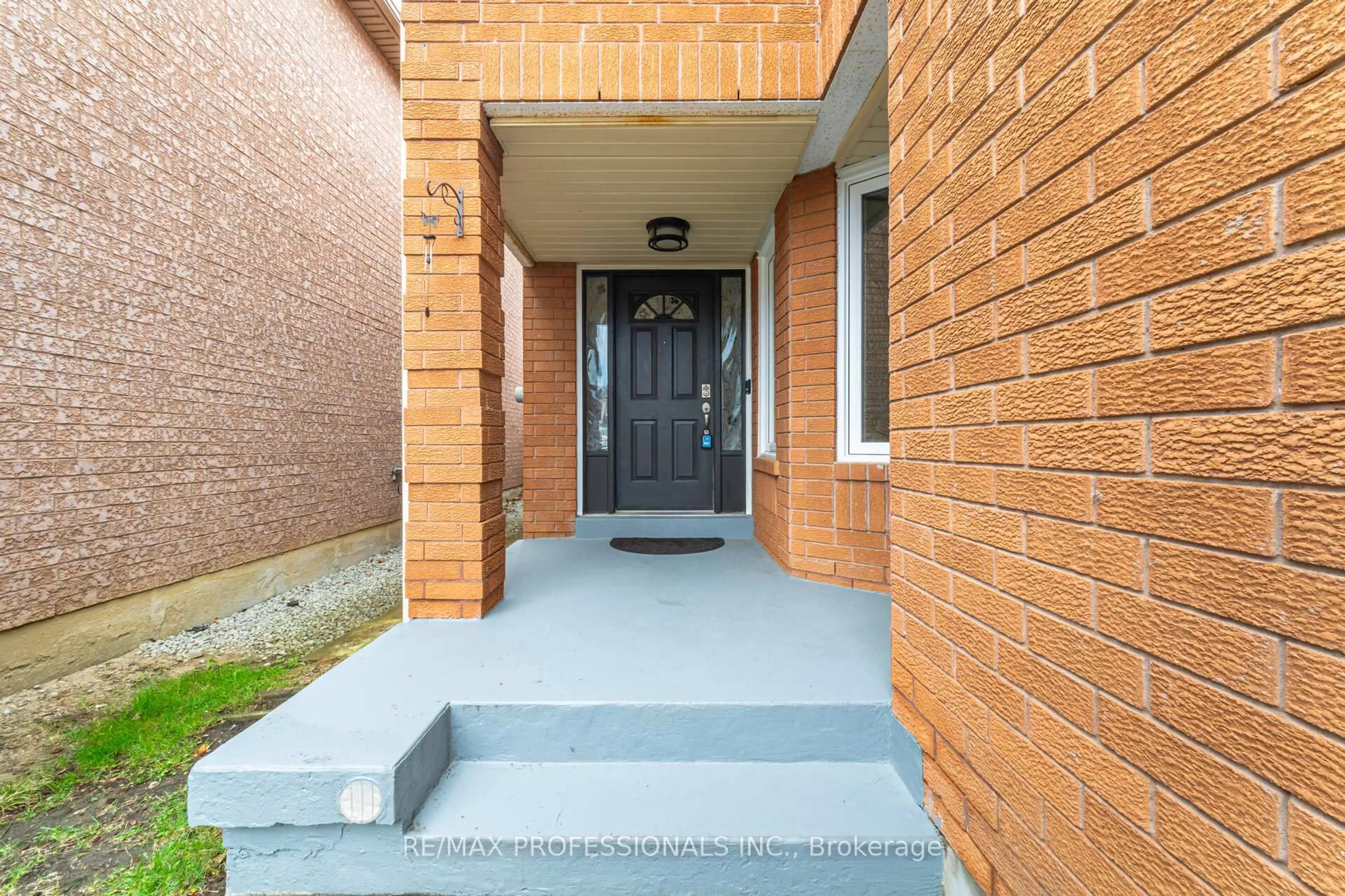 Unknown for 3938 Beechnut Row, Mississauga Ontario L5N 6X3