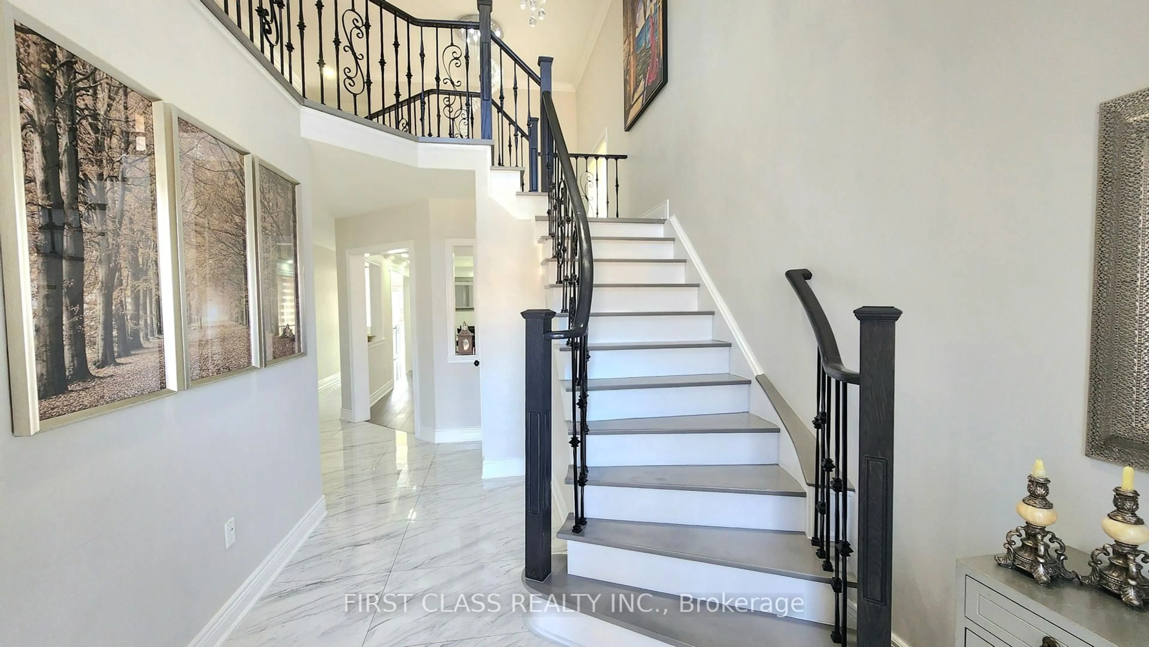 Stairs for 74 Long Meadow Dr, Brampton Ontario L6P 2A1