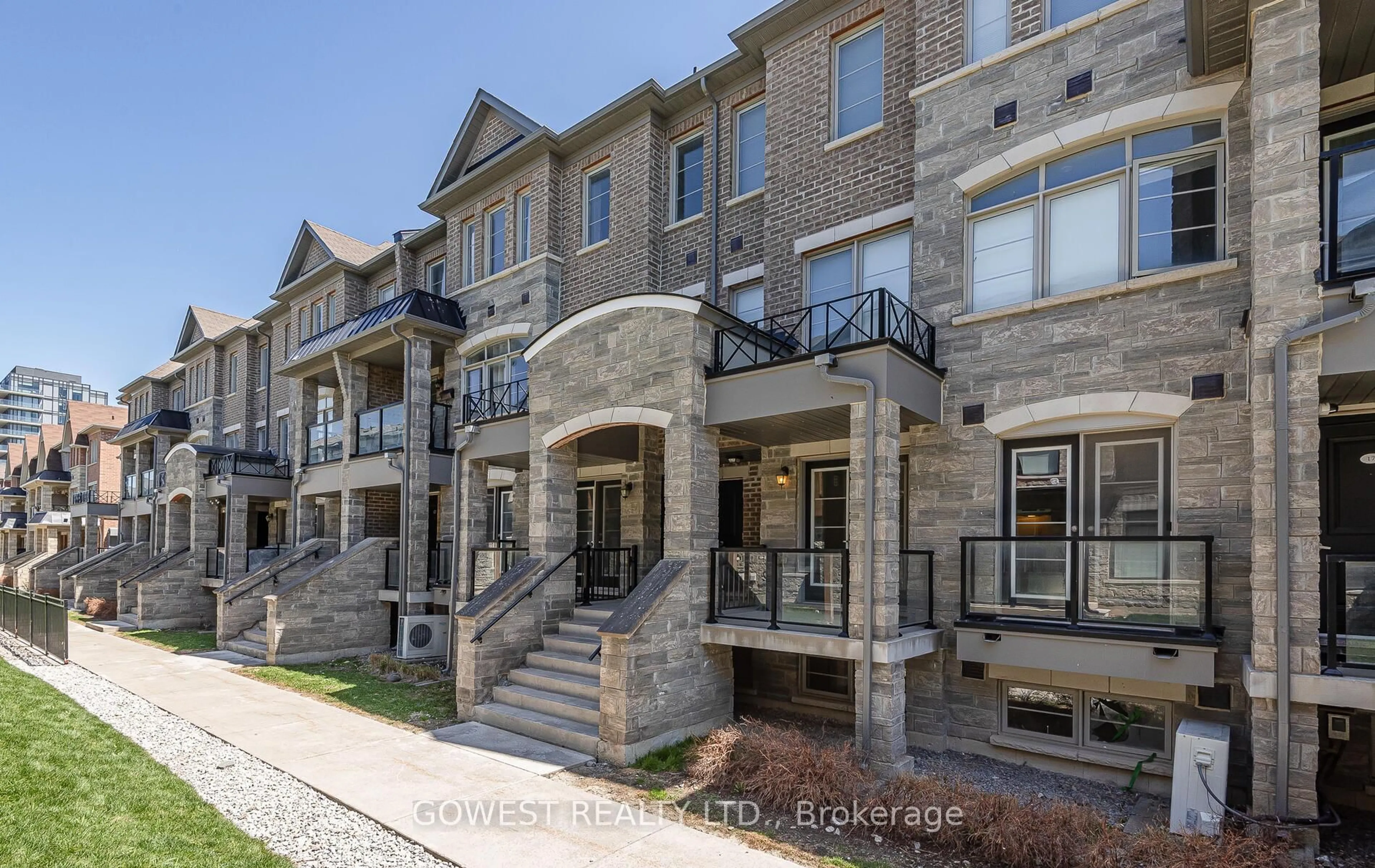 Home with brick exterior material, street for 200 Veterans Dr #18, Brampton Ontario L7A 4S6