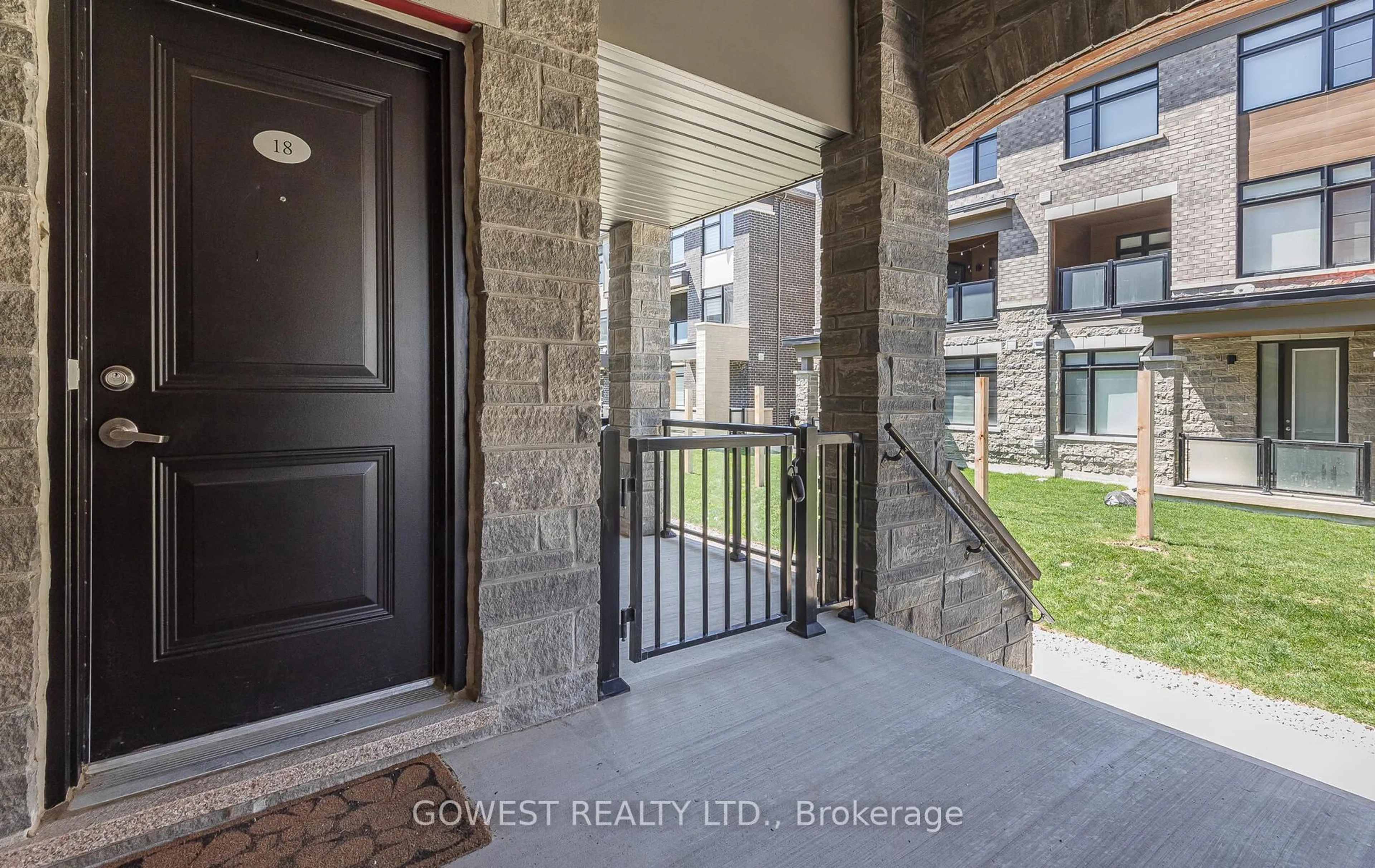 Indoor entryway for 200 Veterans Dr #18, Brampton Ontario L7A 4S6