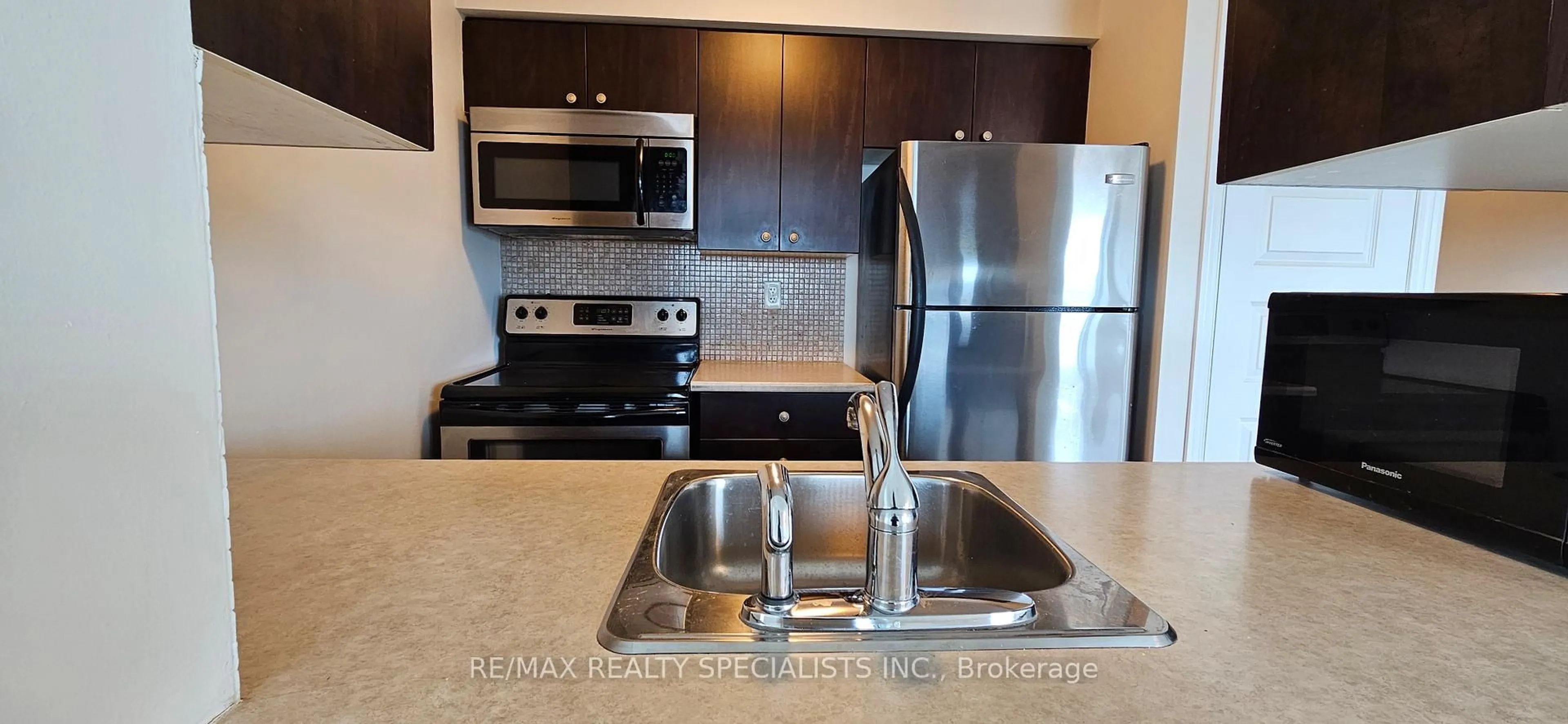 Standard kitchen, unknown for 215 Queen St #1103, Brampton Ontario L6W 0A9