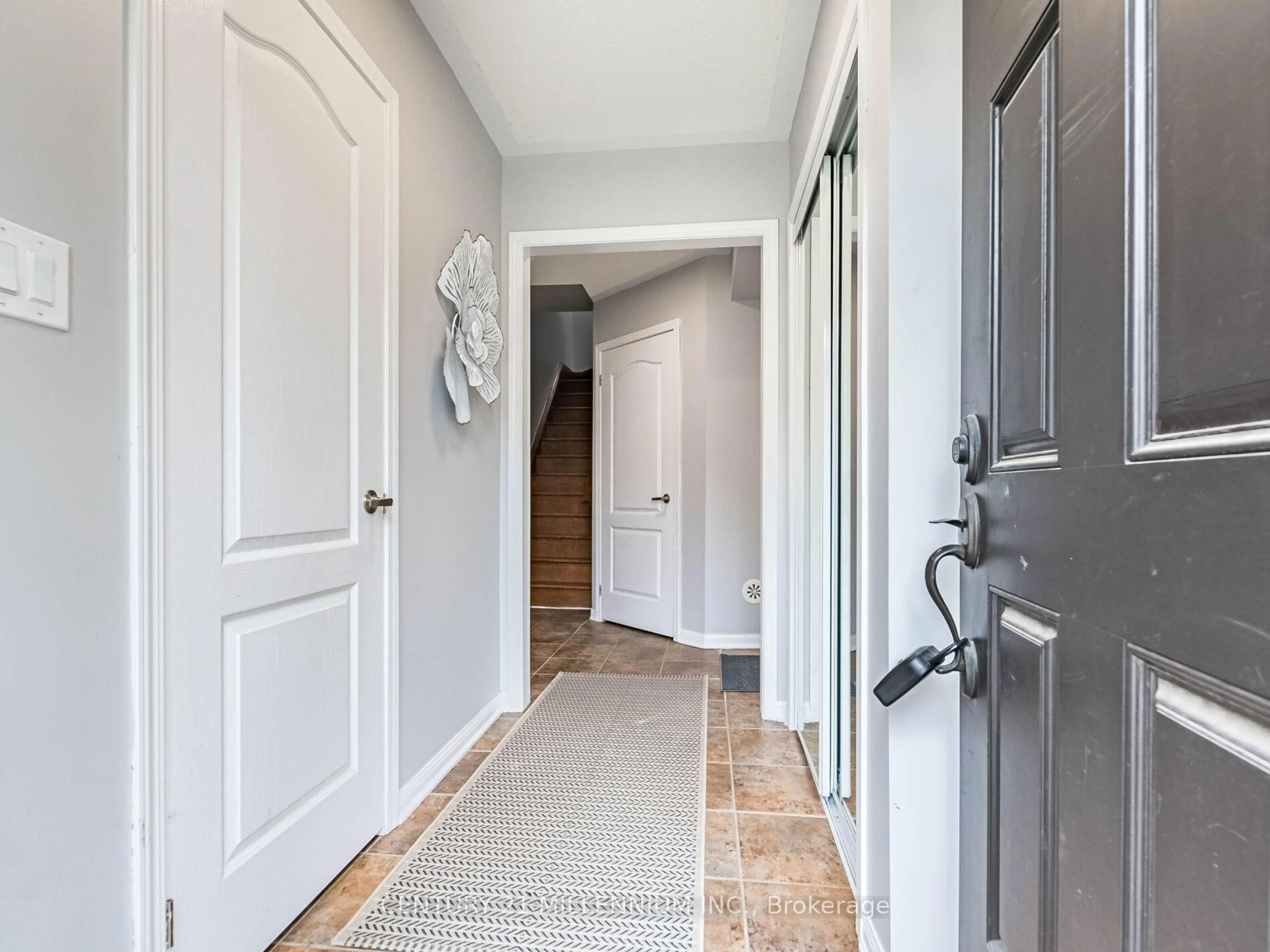 Indoor entryway for 260 Wetenhall Landing, Milton Ontario L9T 7B7