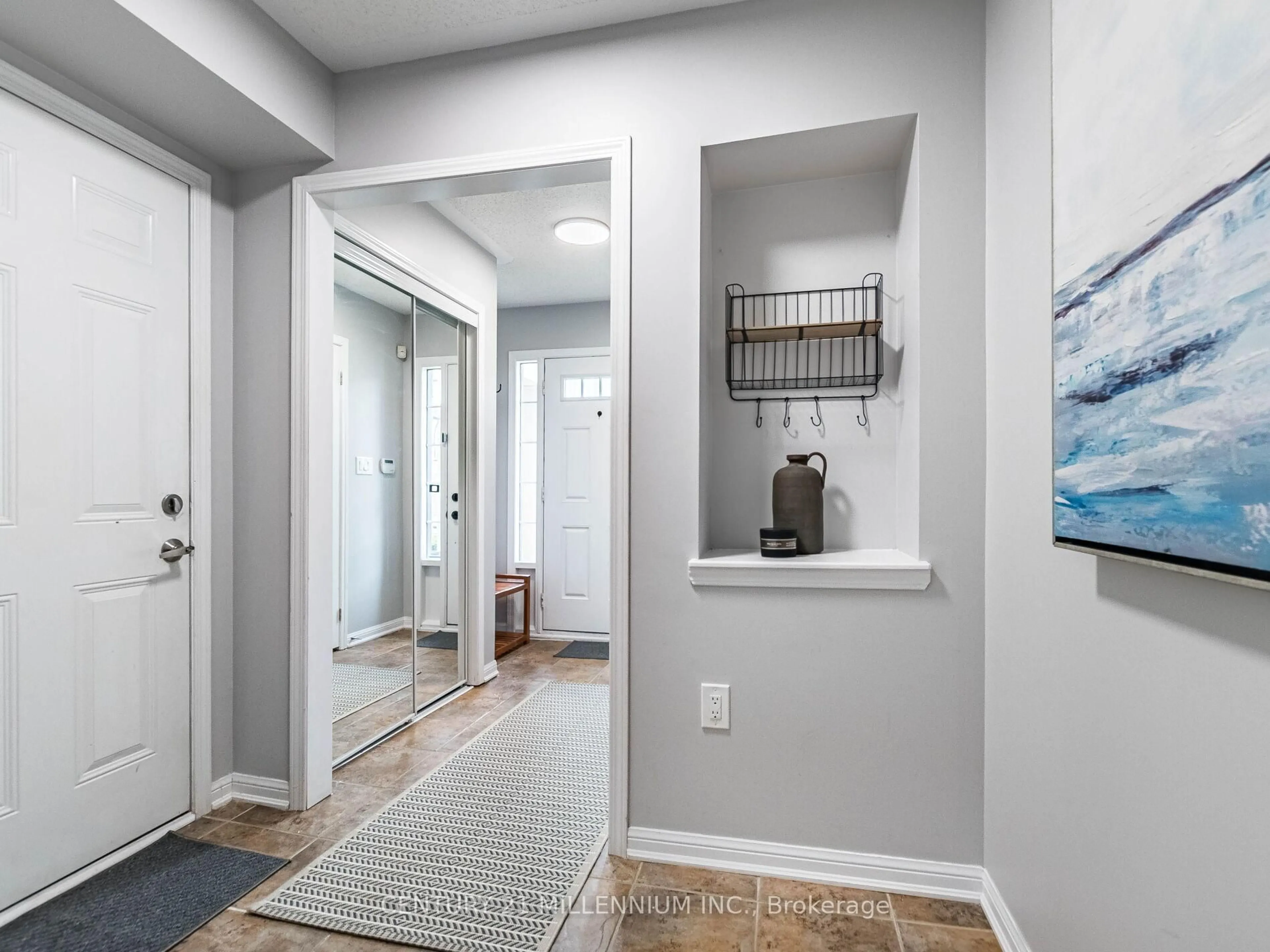 Indoor entryway for 260 Wetenhall Landing, Milton Ontario L9T 7B7