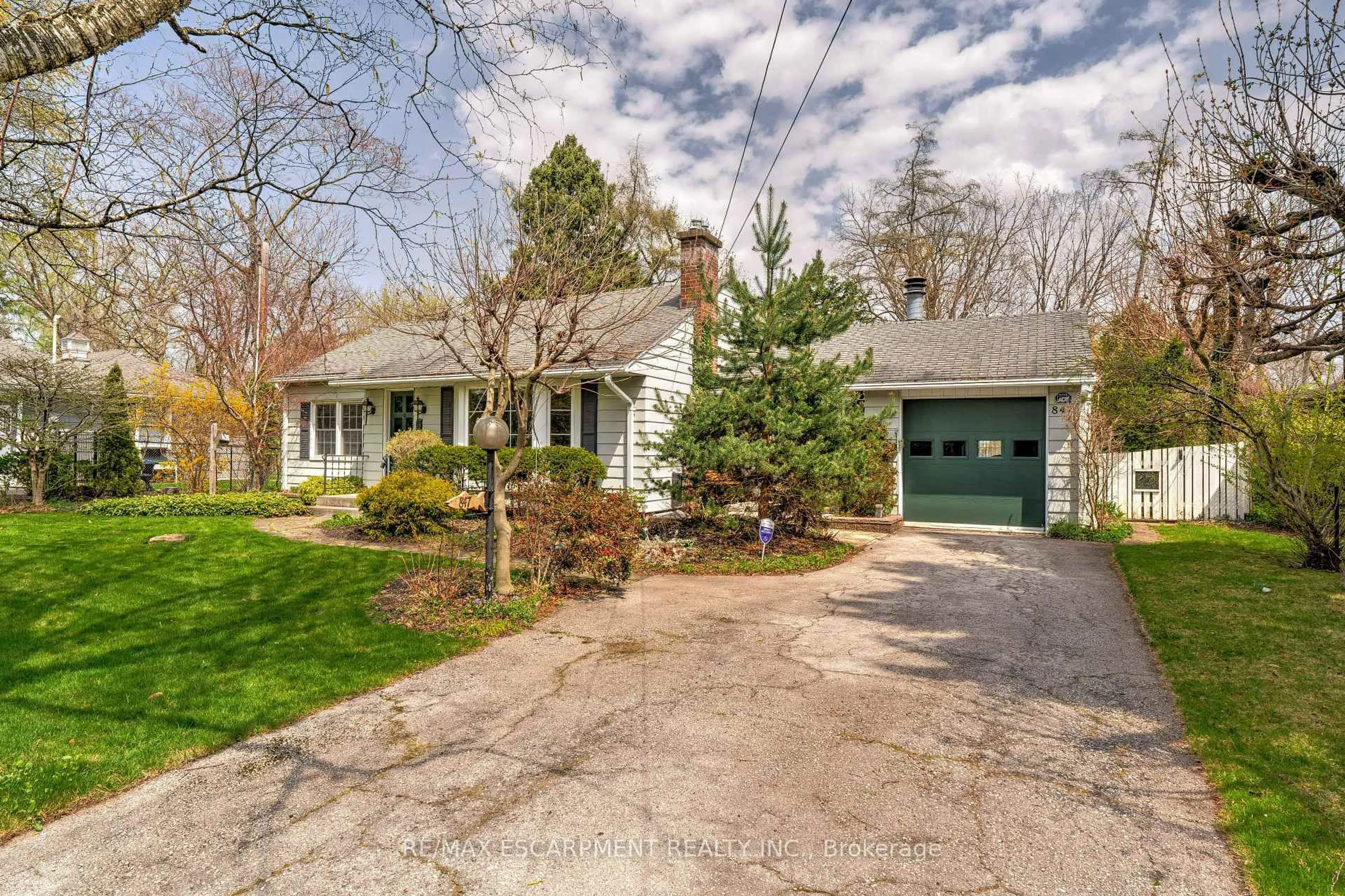 Unknown for 847 FOREST GLEN Ave, Burlington Ontario L7T 2L1