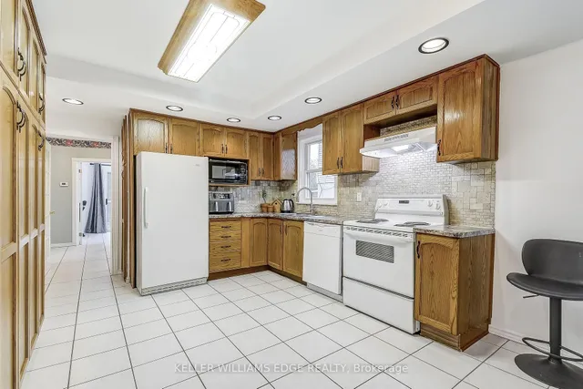 Additional property image - 1470 Fisher Ave