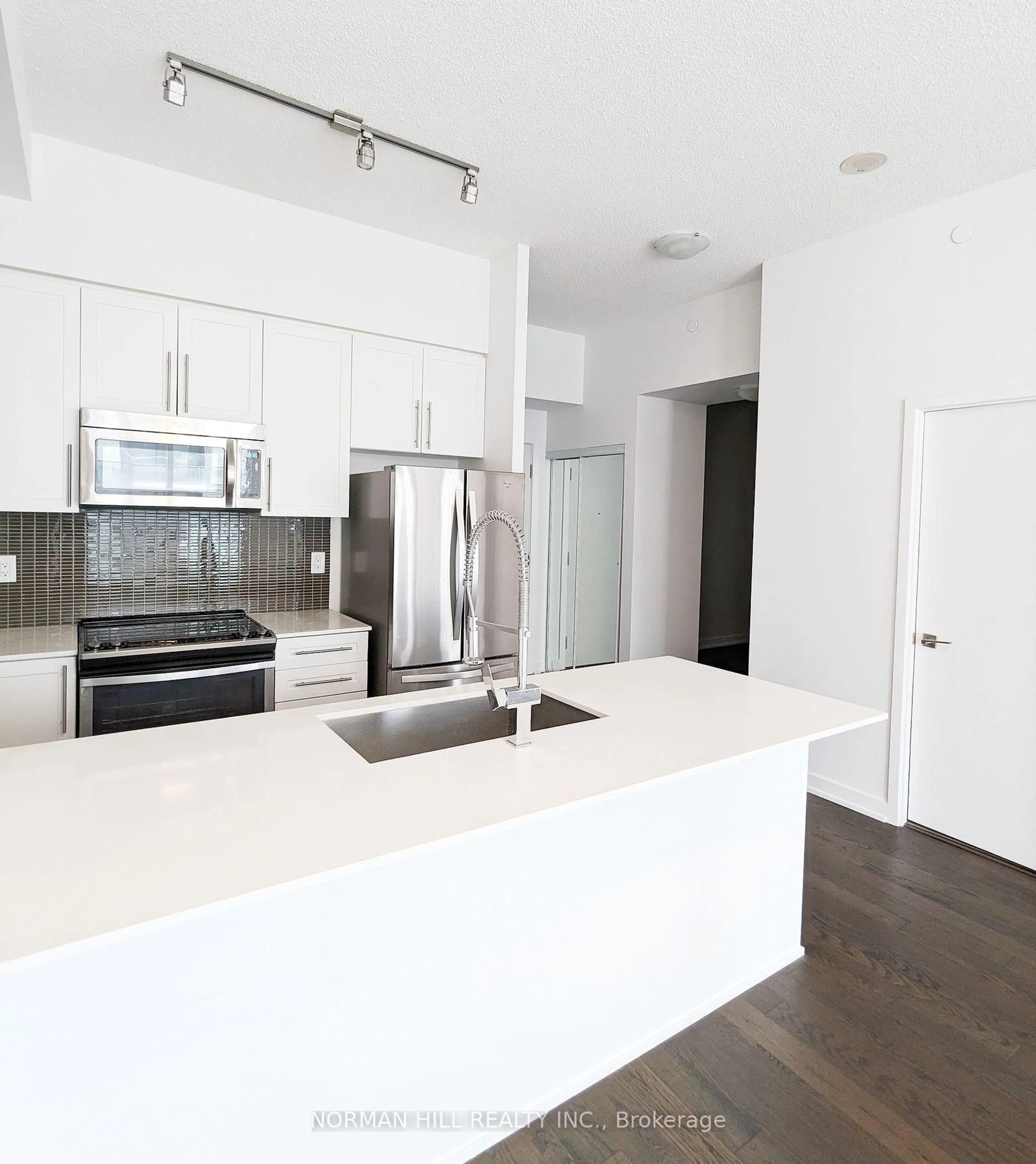 Open concept kitchen, unknown for 510 Curran Pl #507, Mississauga Ontario L5B 0J8