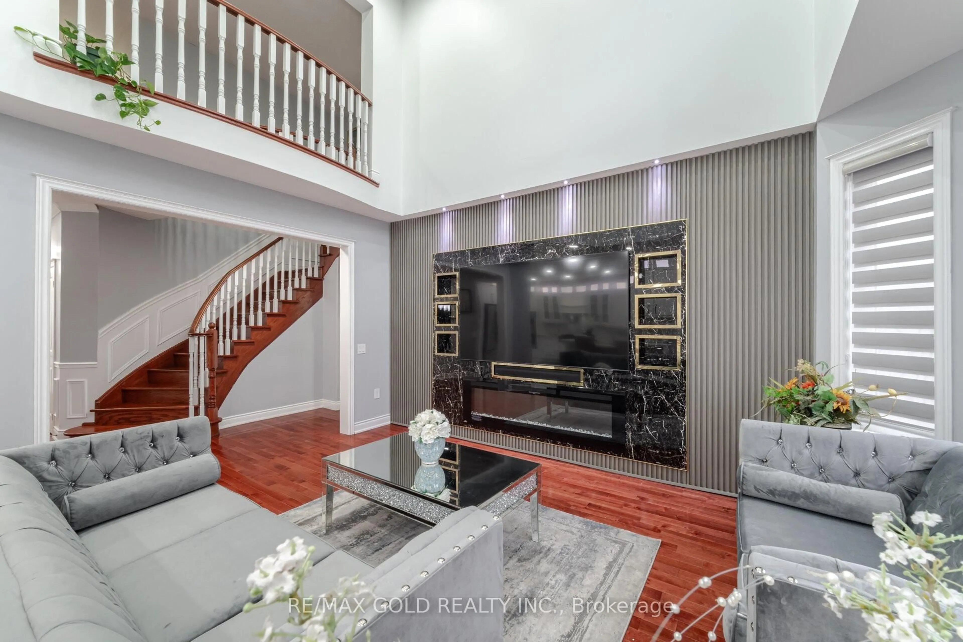 Unknown for 44 Eaglesprings Cres, Brampton Ontario L6P 2W2