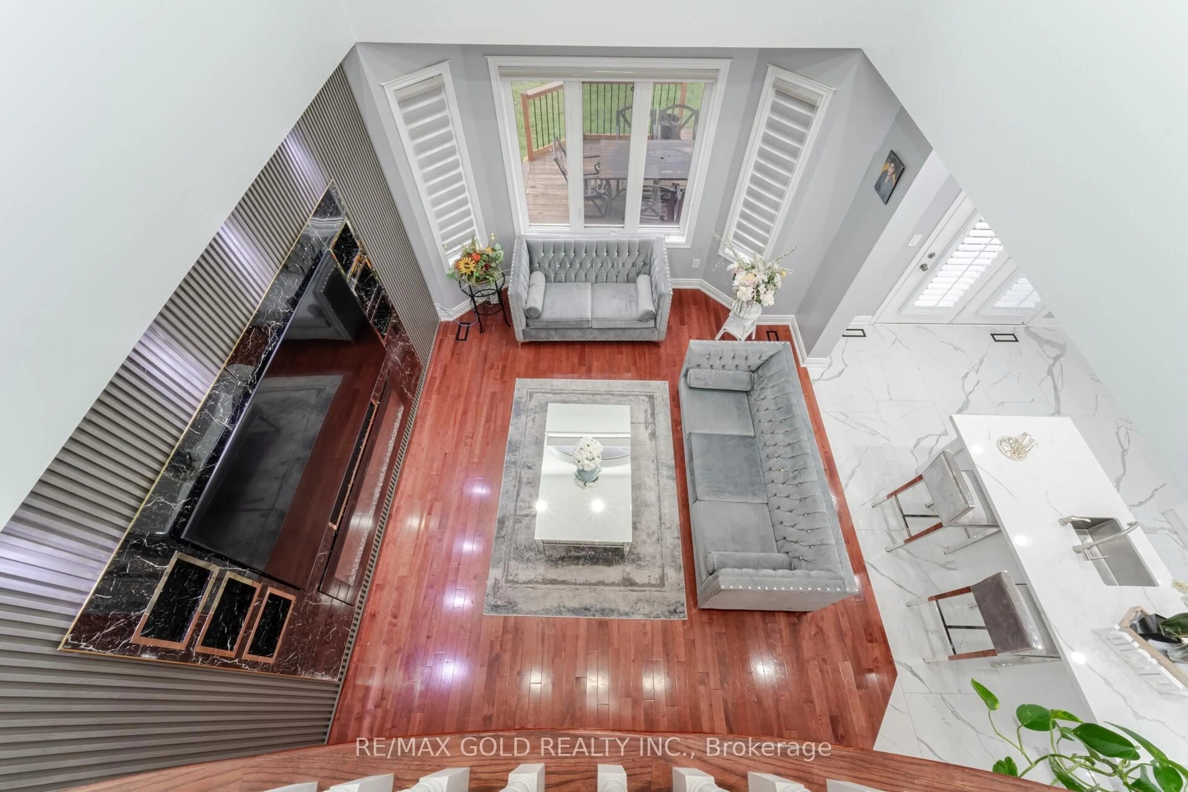Indoor foyer for 44 Eaglesprings Cres, Brampton Ontario L6P 2W2