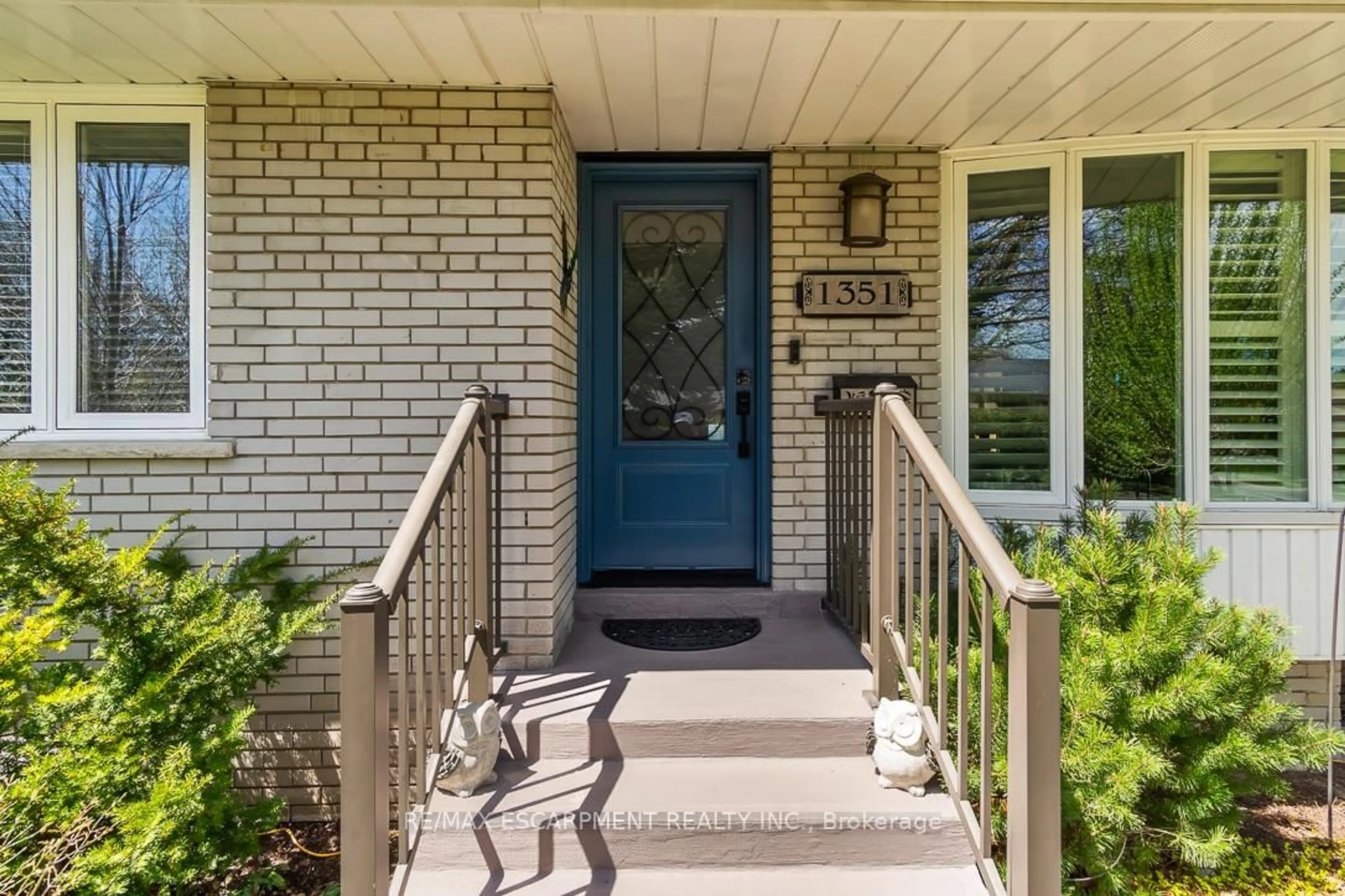 Indoor entryway for 1351 EPTON Cres, Mississauga Ontario L5J 1R9