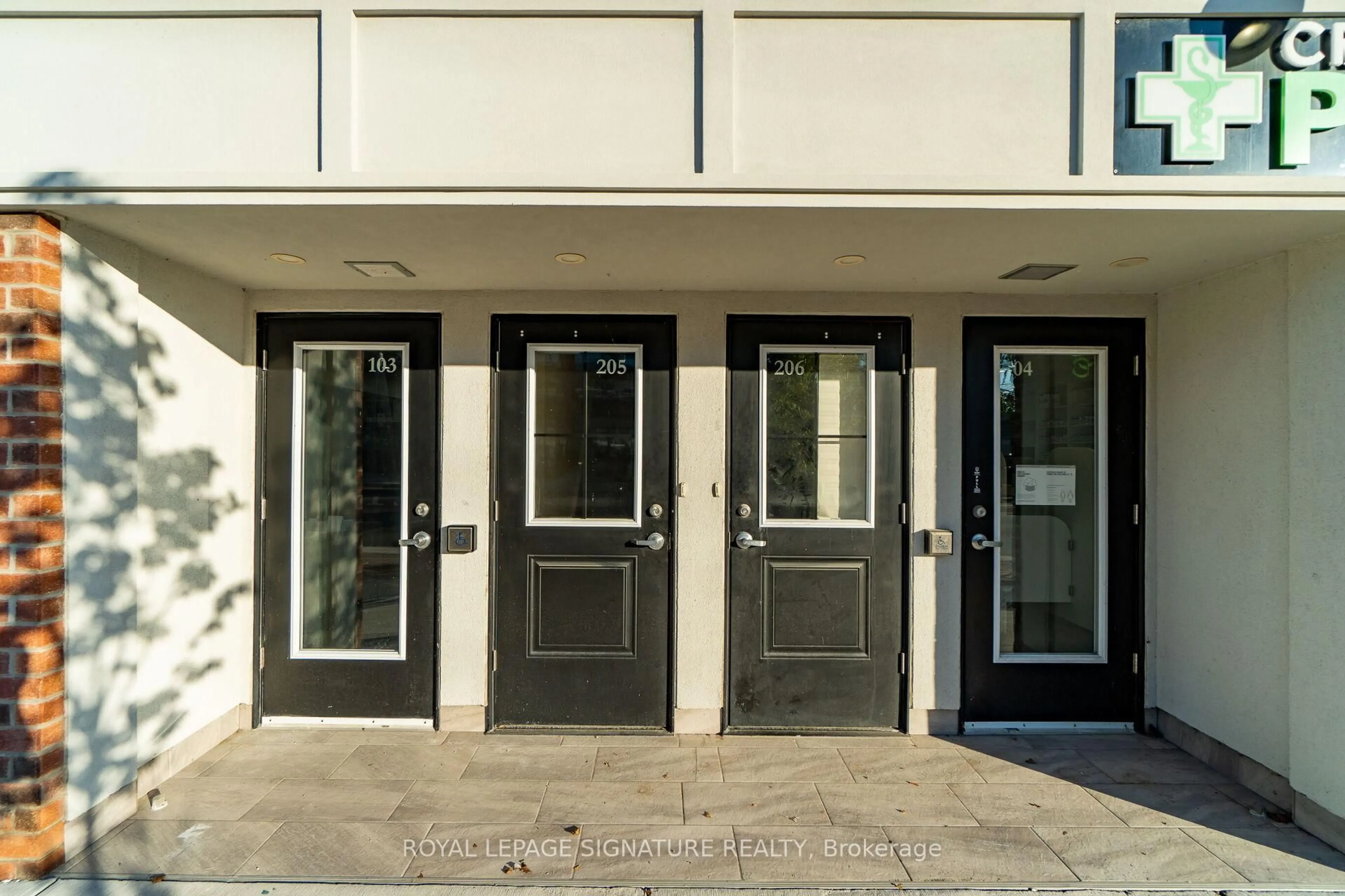 Indoor entryway for 760 Lakeshore Rd #206, Mississauga Ontario L5E 1C7