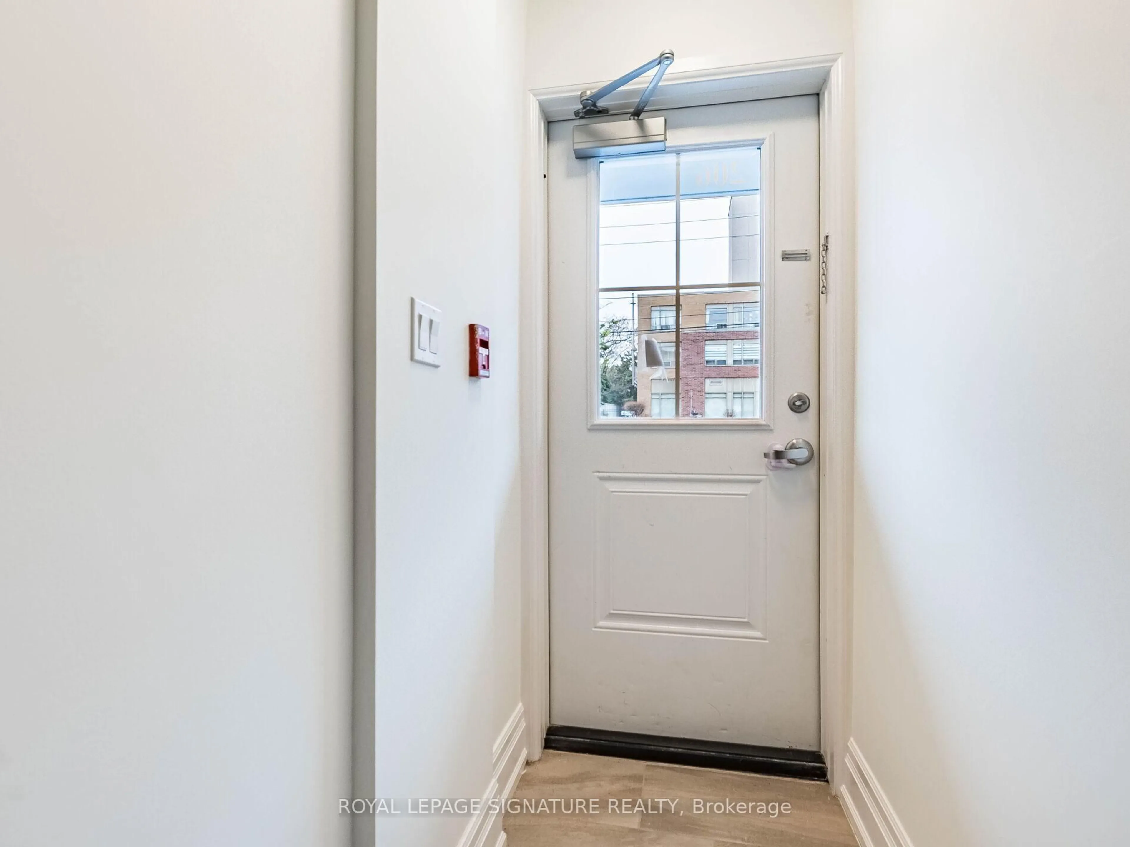 Indoor entryway for 760 Lakeshore Rd #206, Mississauga Ontario L5E 1C7