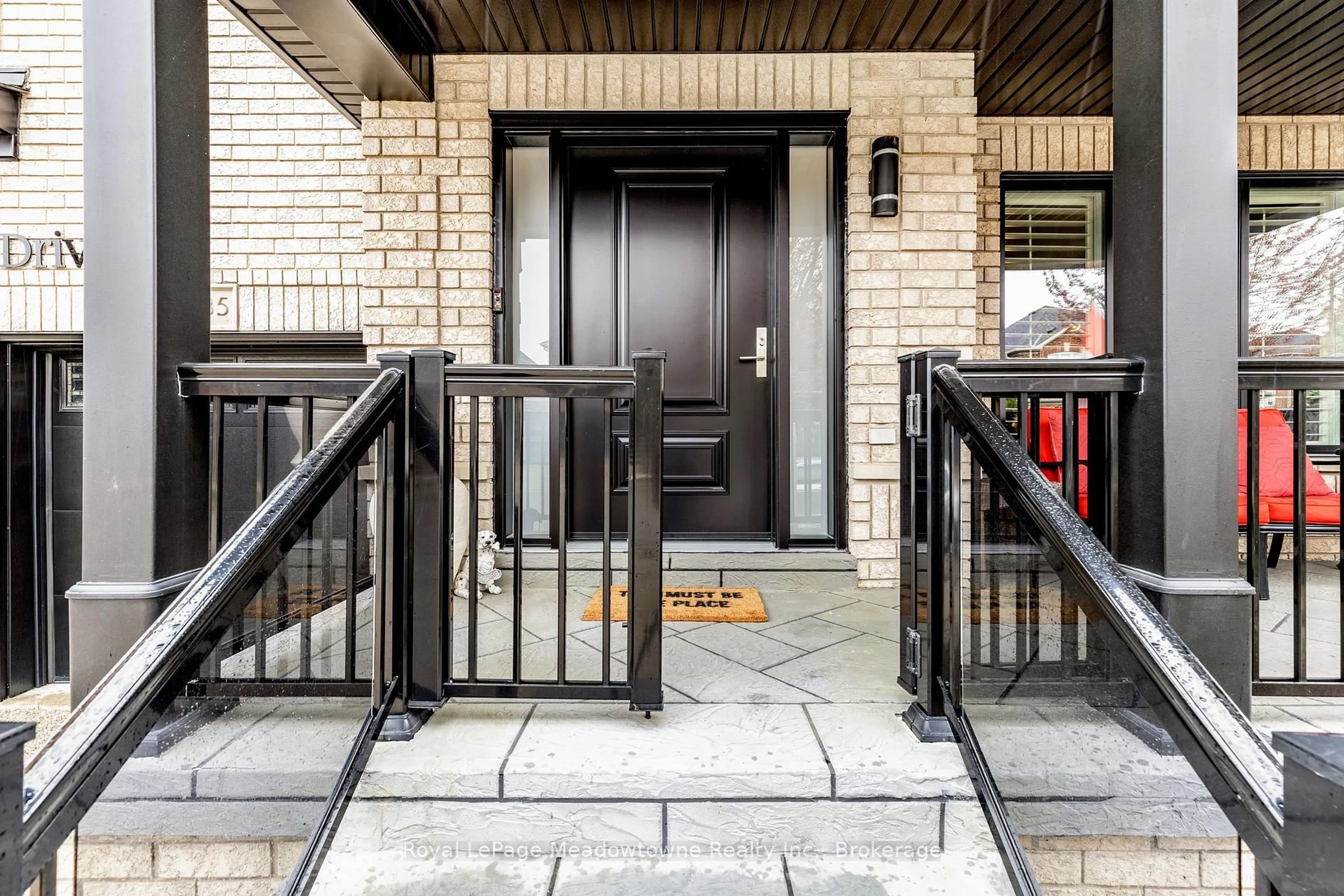 Indoor entryway for 1235 Field Dr, Milton Ontario L9T 6G4