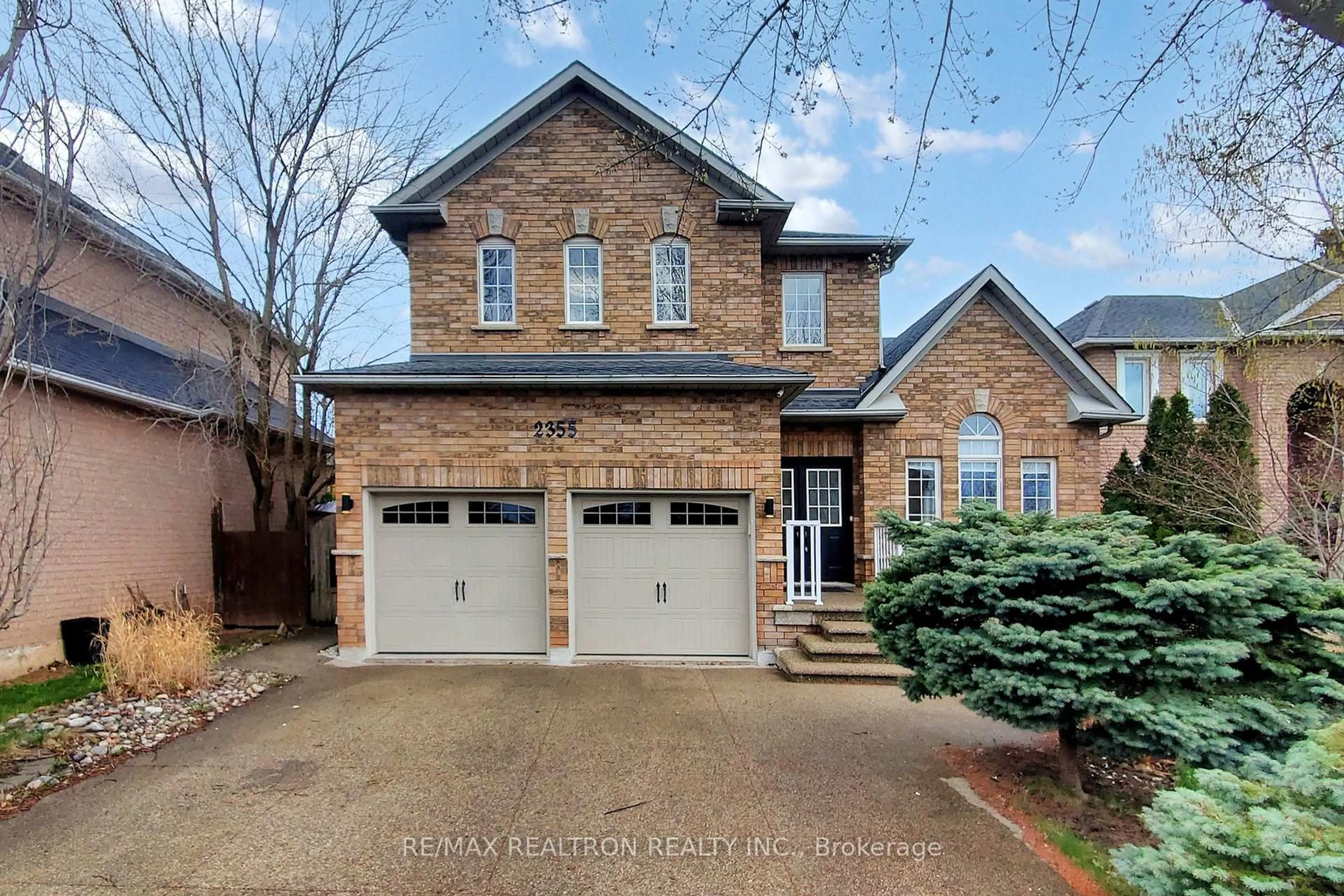 Home with brick exterior material, street for 2355 Woodridge Way, Oakville Ontario L6H 6S3