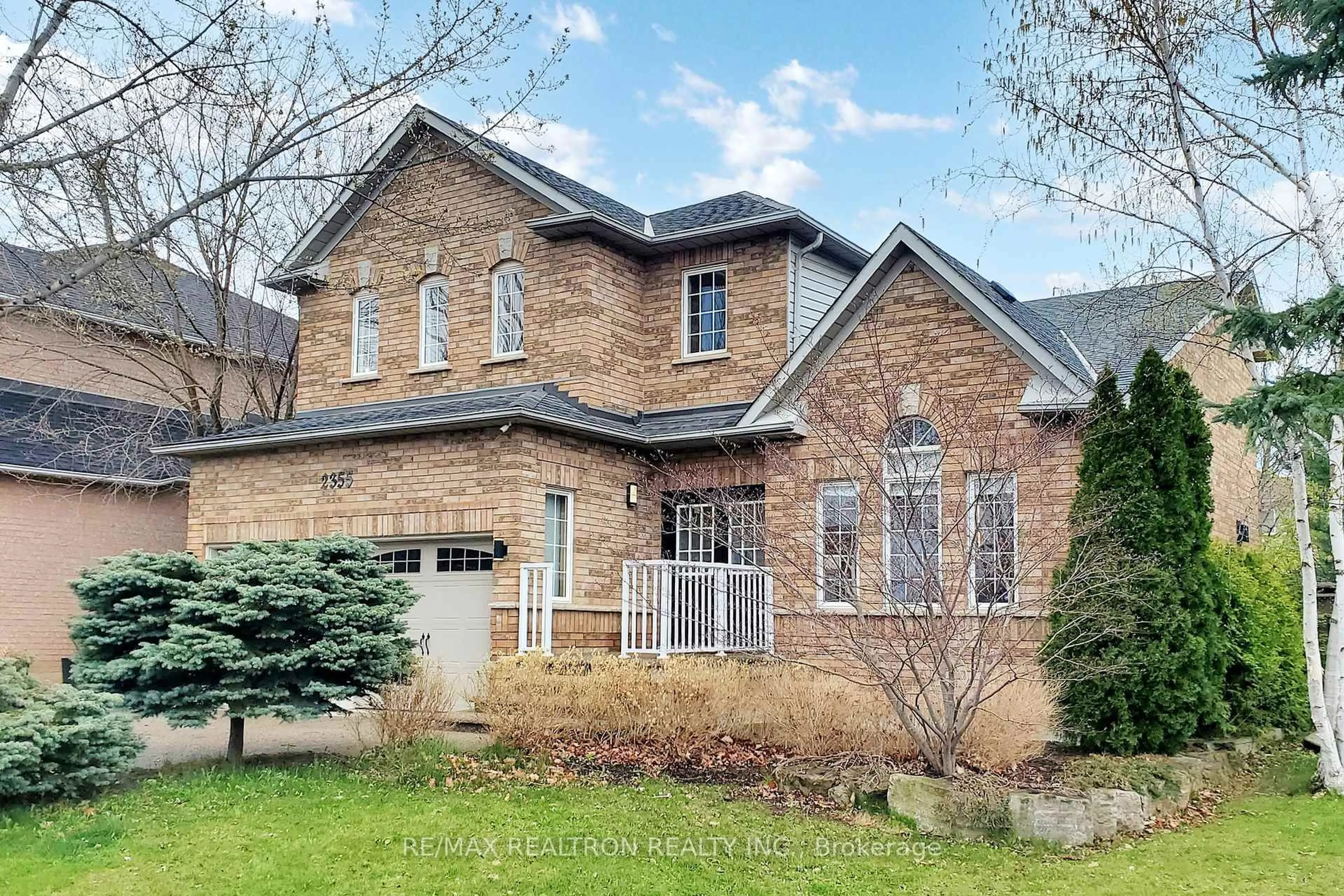 Home with brick exterior material, street for 2355 Woodridge Way, Oakville Ontario L6H 6S3