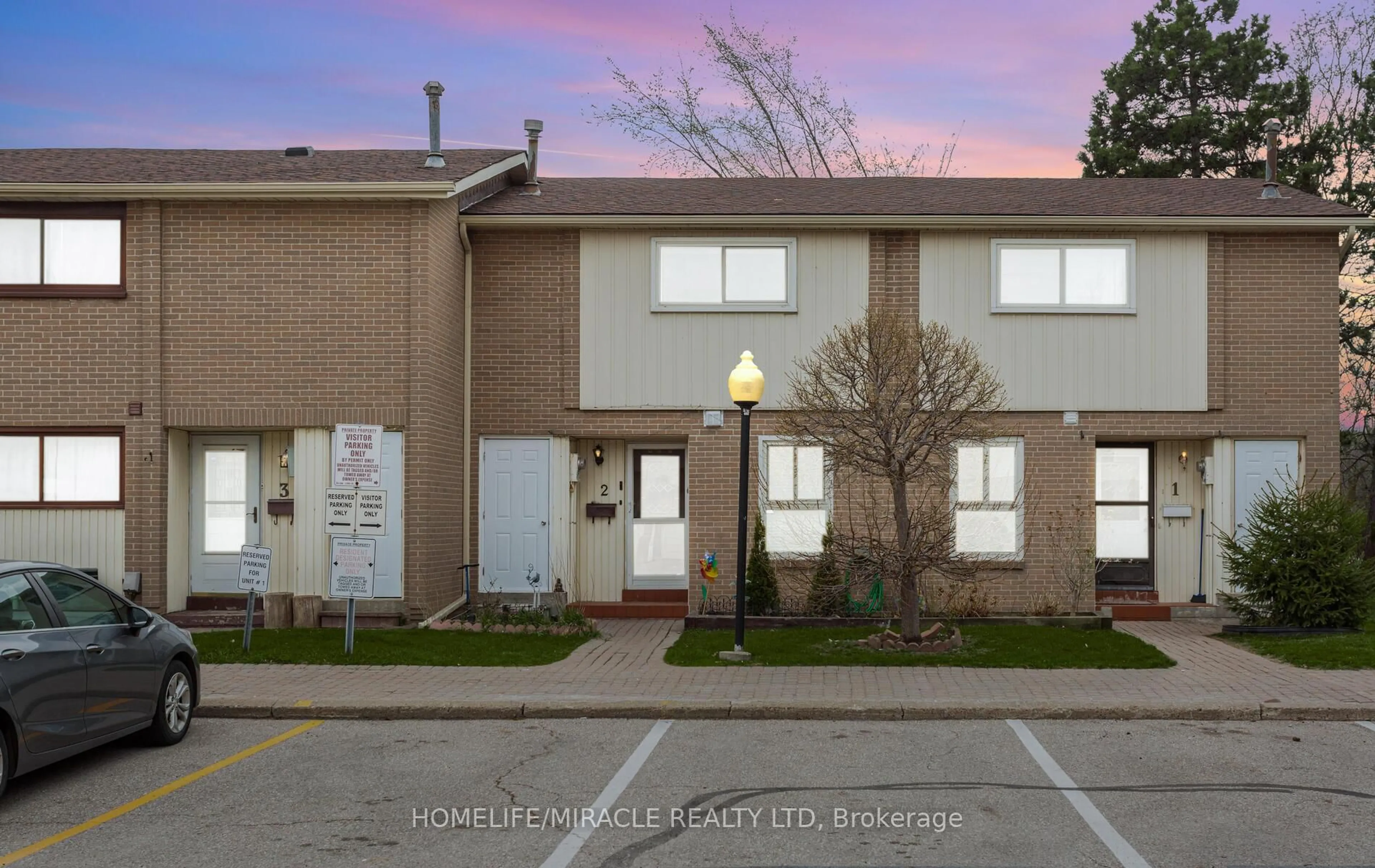 A pic from outside/outdoor area/front of a property/back of a property/a pic from drone, street for 2 Craigleigh Cres #2, Brampton Ontario L6T 2E3