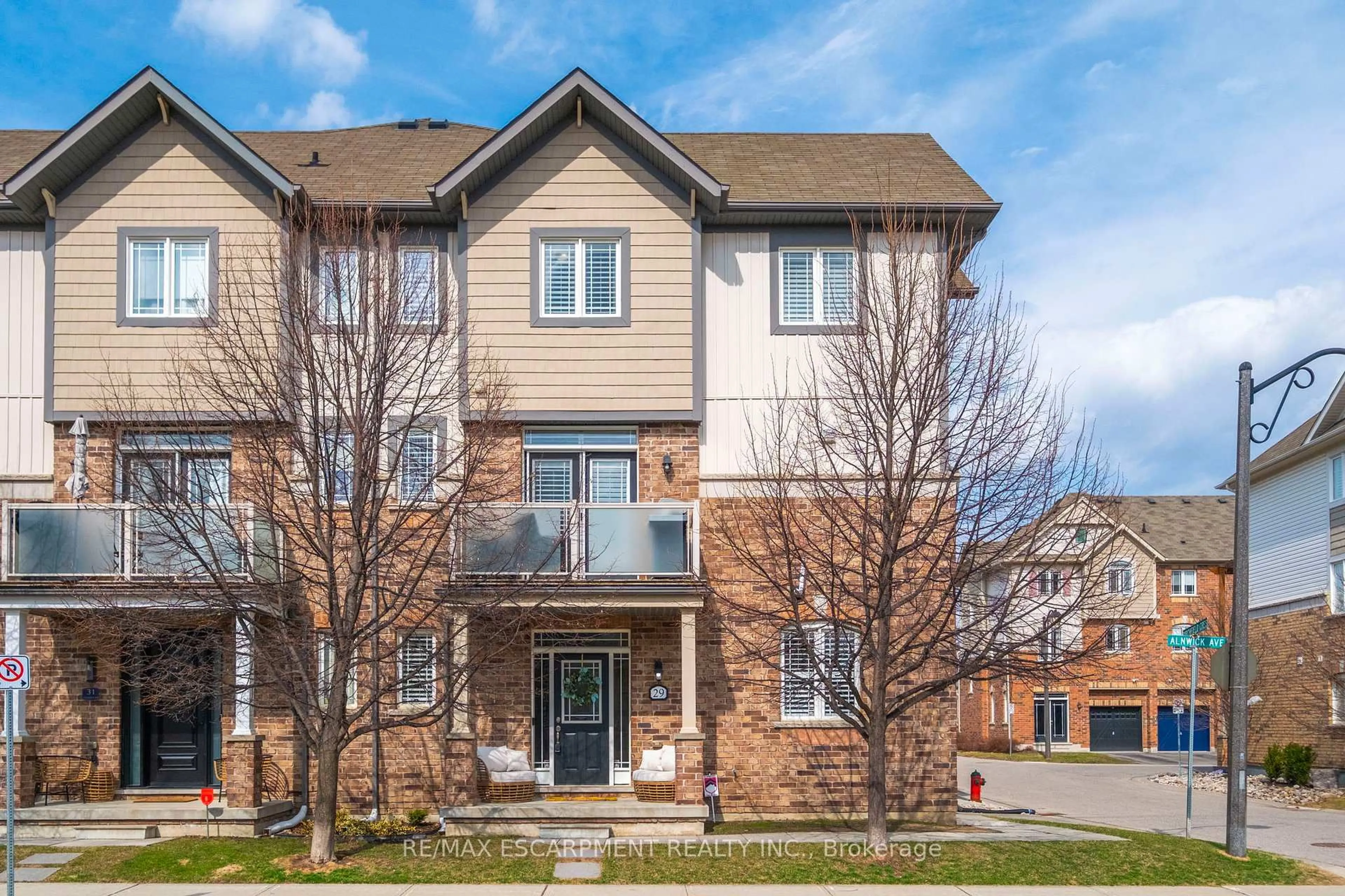 Home with brick exterior material, street for 29 Alnwick Ave, Caledon Ontario L7C 3P6