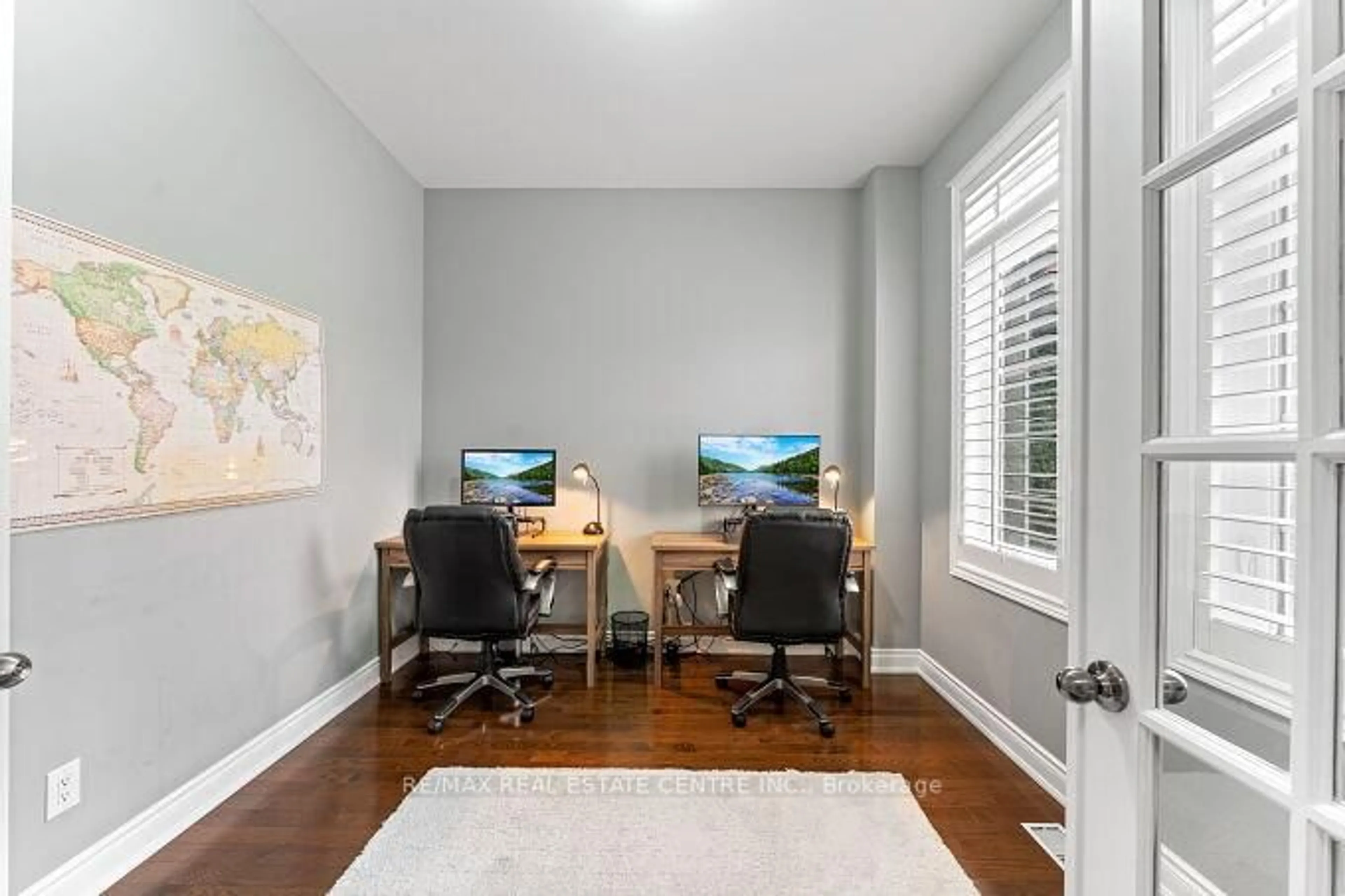A pic of a room for 3512 Rebecca St, Oakville Ontario L6L 6X9