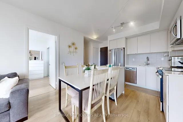 Additional property image - 1461 LAWRENCE Ave Unit 2103