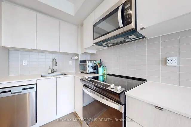 Additional property image - 1461 LAWRENCE Ave Unit 2103