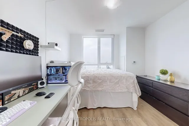Additional property image - 1461 LAWRENCE Ave Unit 2103