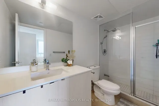 Additional property image - 1461 LAWRENCE Ave Unit 2103