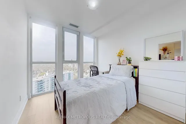 Additional property image - 1461 LAWRENCE Ave Unit 2103