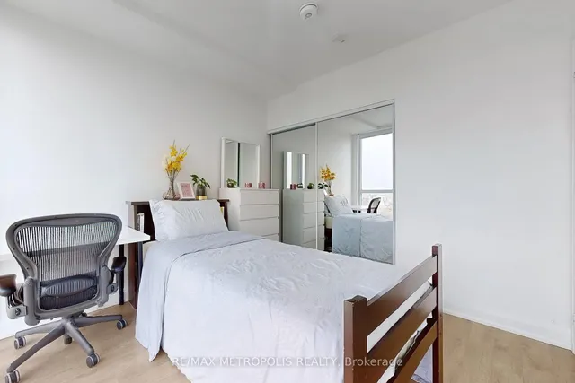 Additional property image - 1461 LAWRENCE Ave Unit 2103