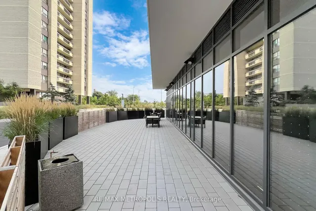 Additional property image - 1461 LAWRENCE Ave Unit 2103