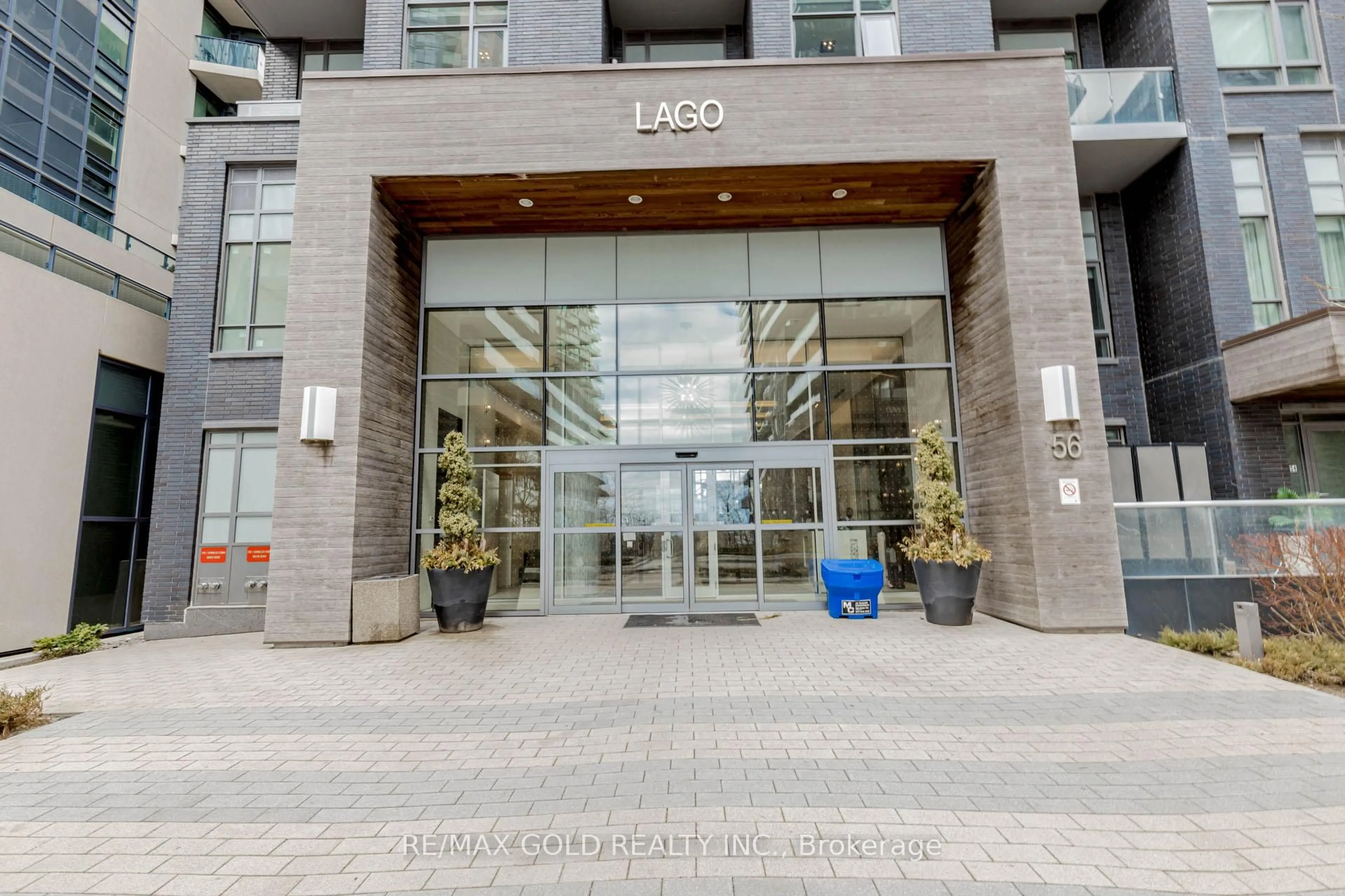Indoor foyer for 56 Annie Craig Dr #2203, Toronto Ontario M8V 0C8