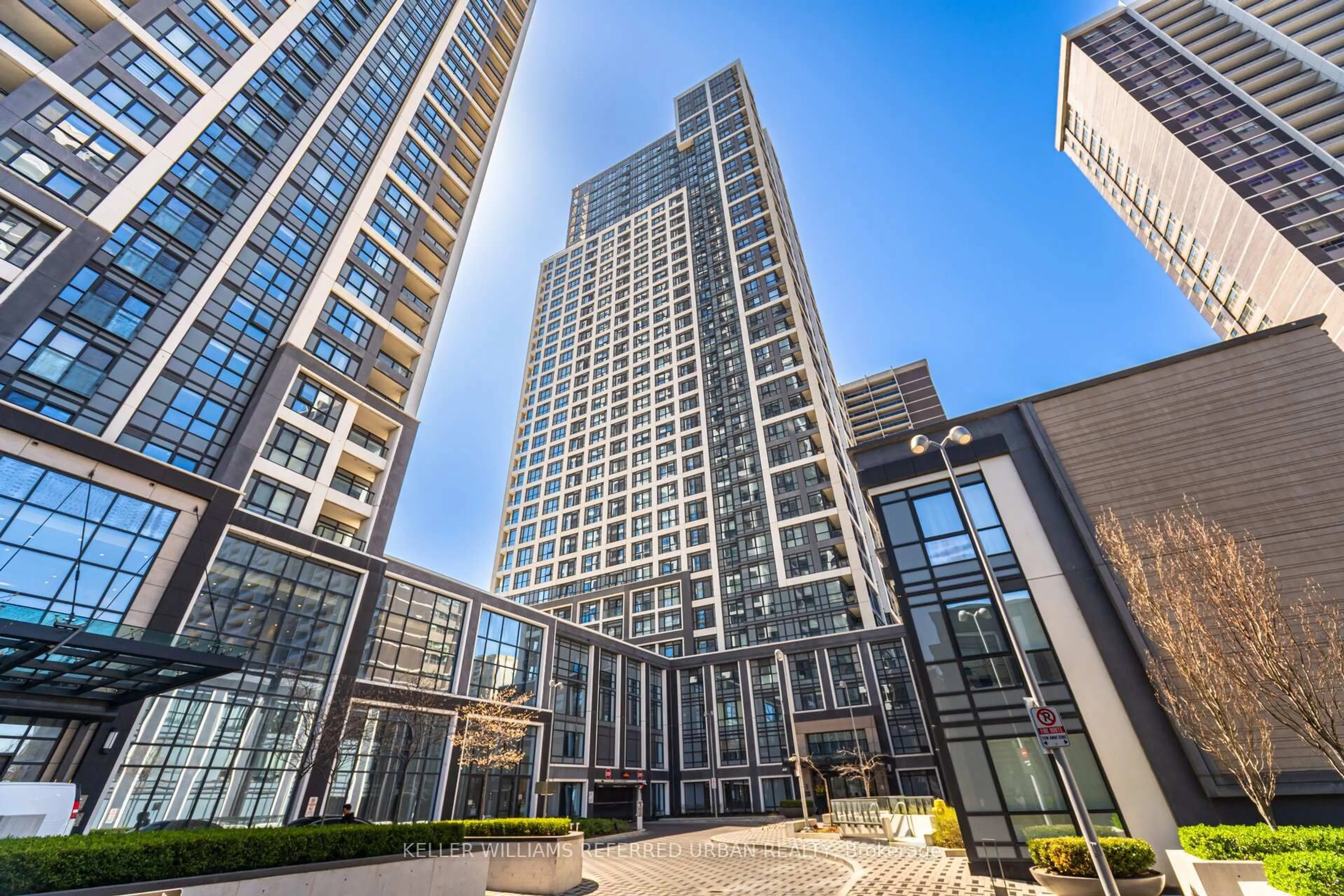 Indoor foyer for 9 Mabelle Ave #2422, Toronto Ontario M9A 0C9
