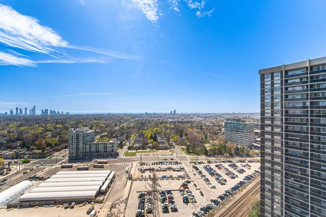 Additional property image - 9 Mabelle Ave Unit 2422