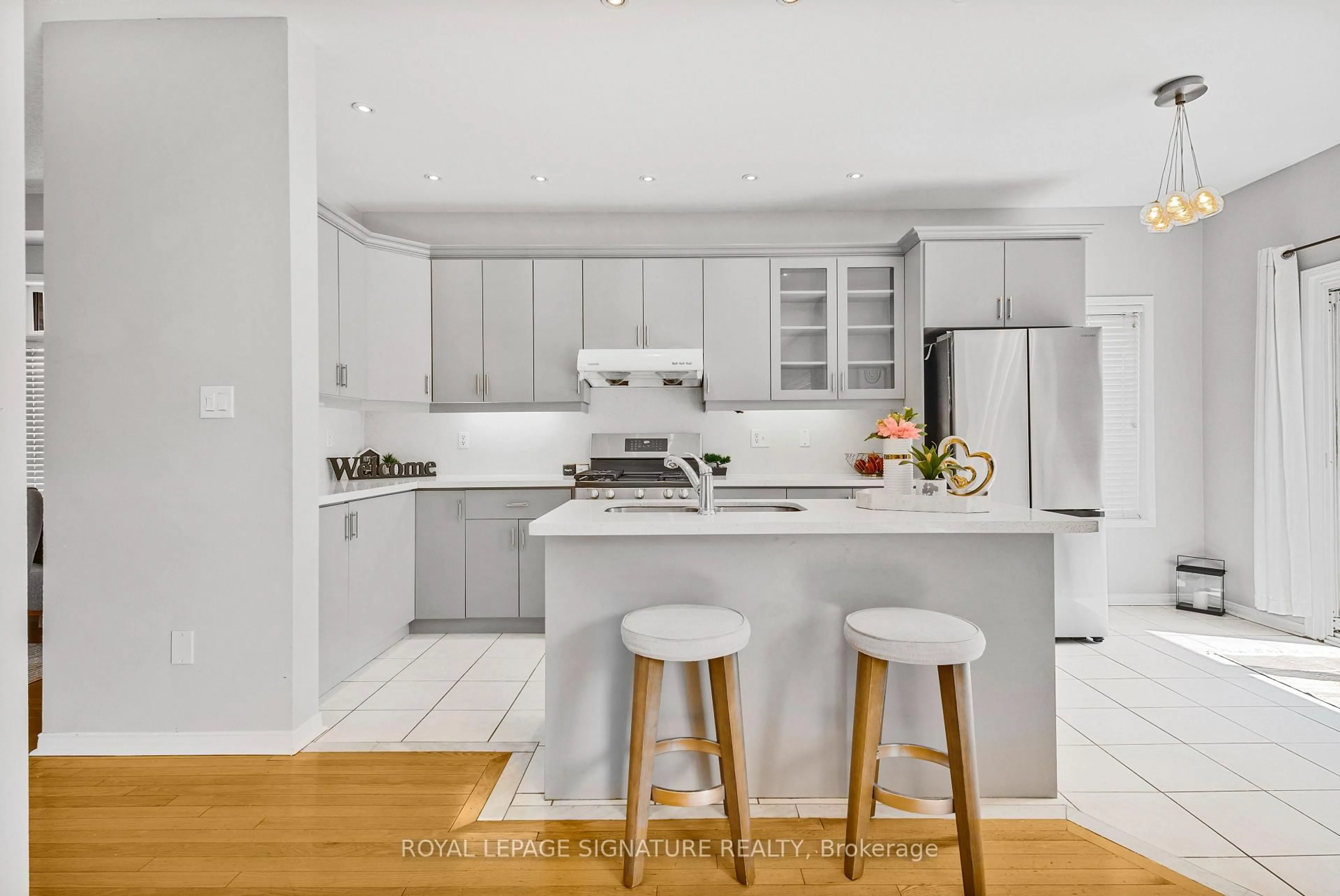Open concept kitchen, unknown for 3794 Arbourview Terr, Mississauga Ontario L5M 7A9