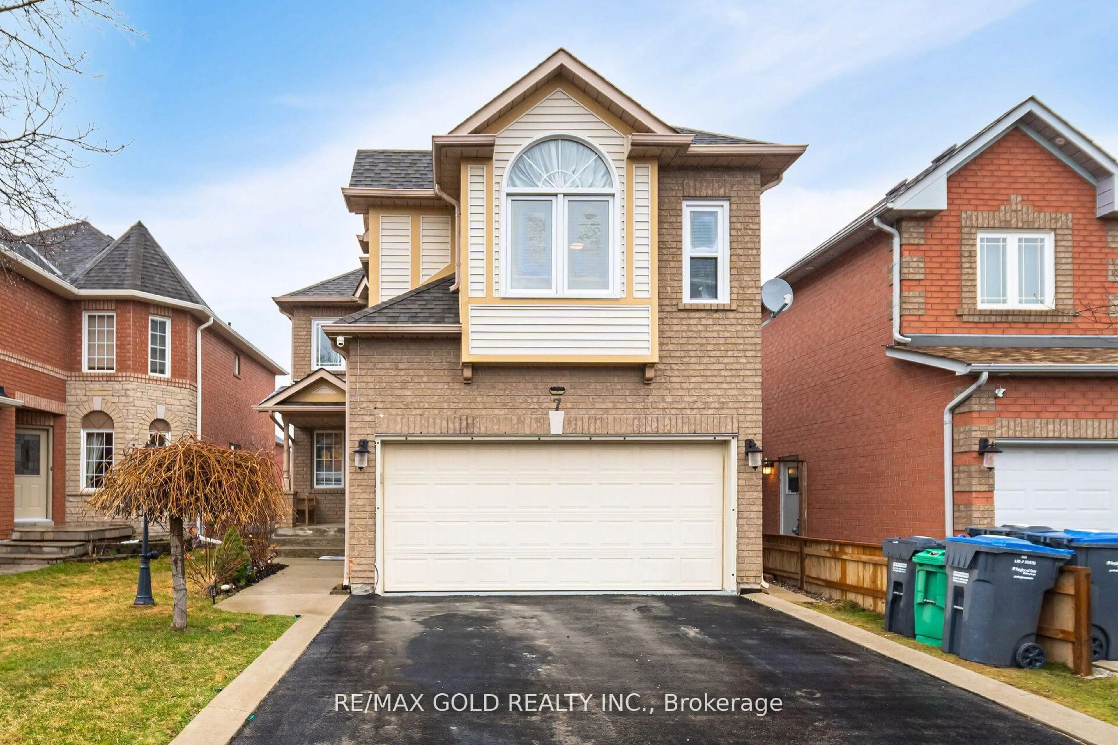 Home with brick exterior material, street for 7 Creekwood Dr, Brampton Ontario L7A 1G6