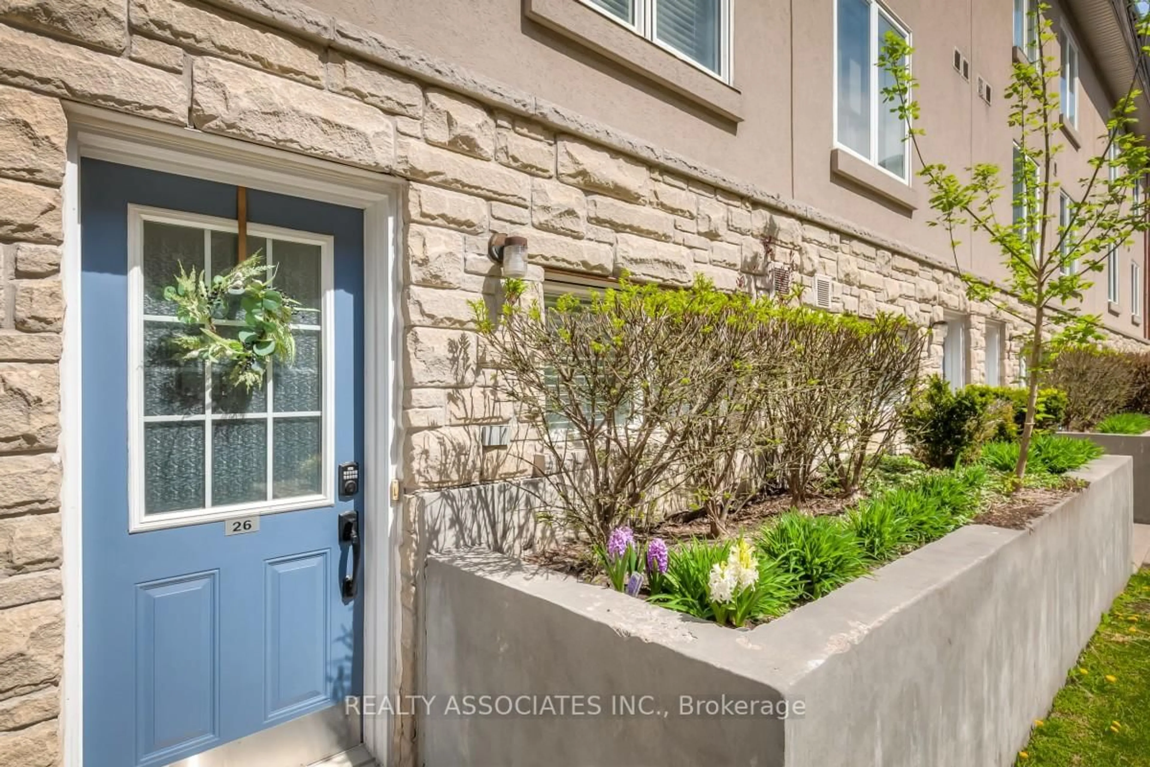 Indoor entryway for 31 Foundry Ave #26, Toronto Ontario M6H 4K7
