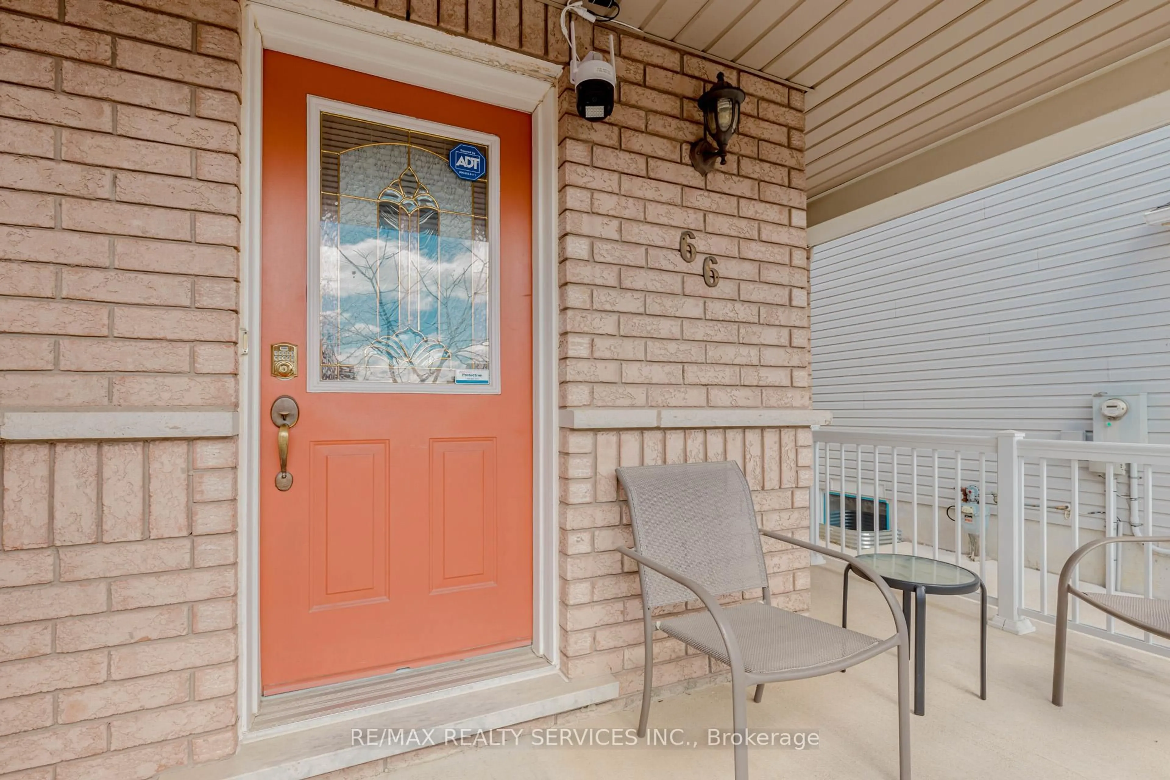 Indoor entryway for 66 Viceroy Cres, Brampton Ontario L6T 4Y5