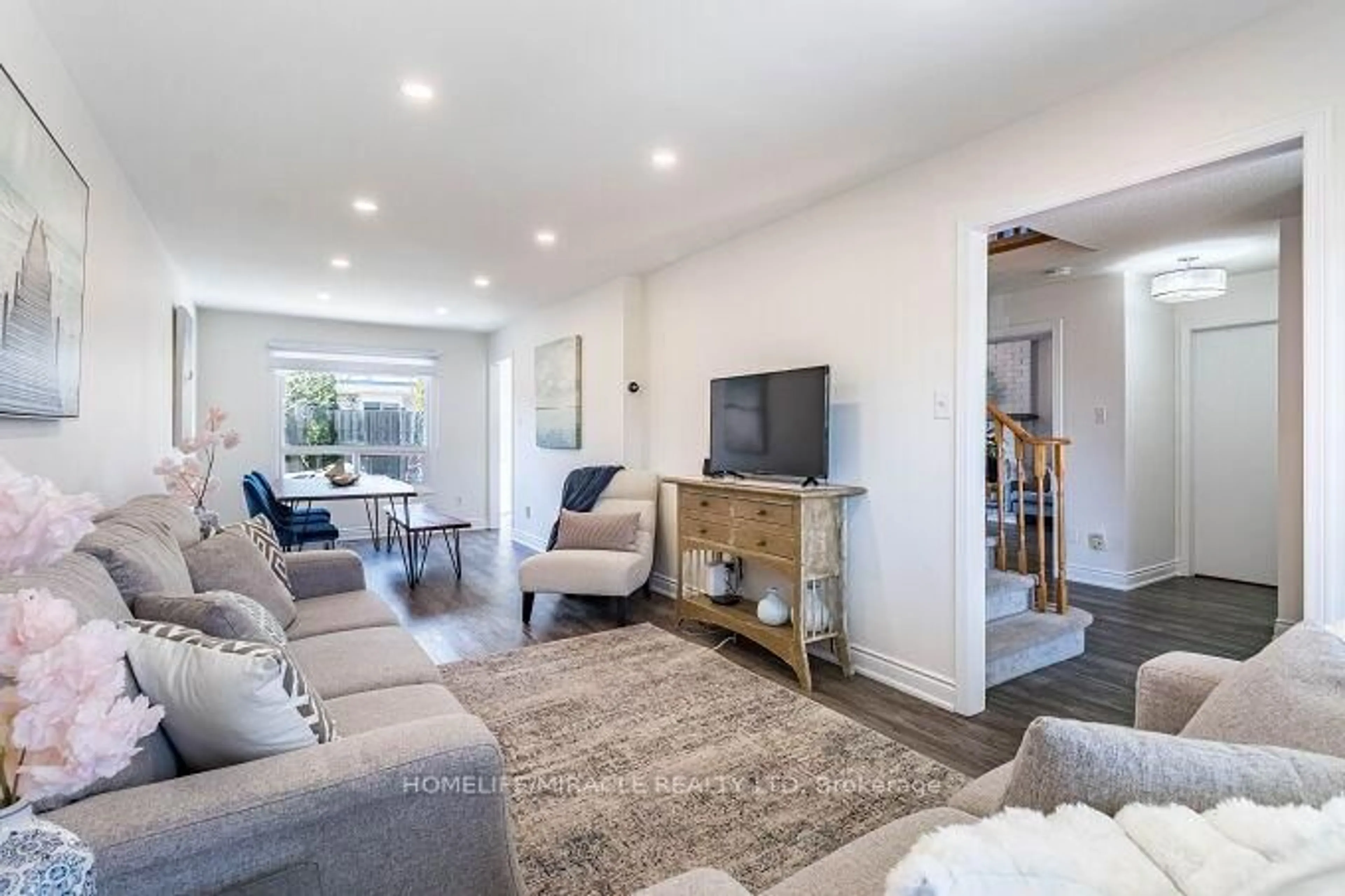 Living room with furniture, unknown for 95 Havelock Dr, Brampton Ontario L6W 4C8