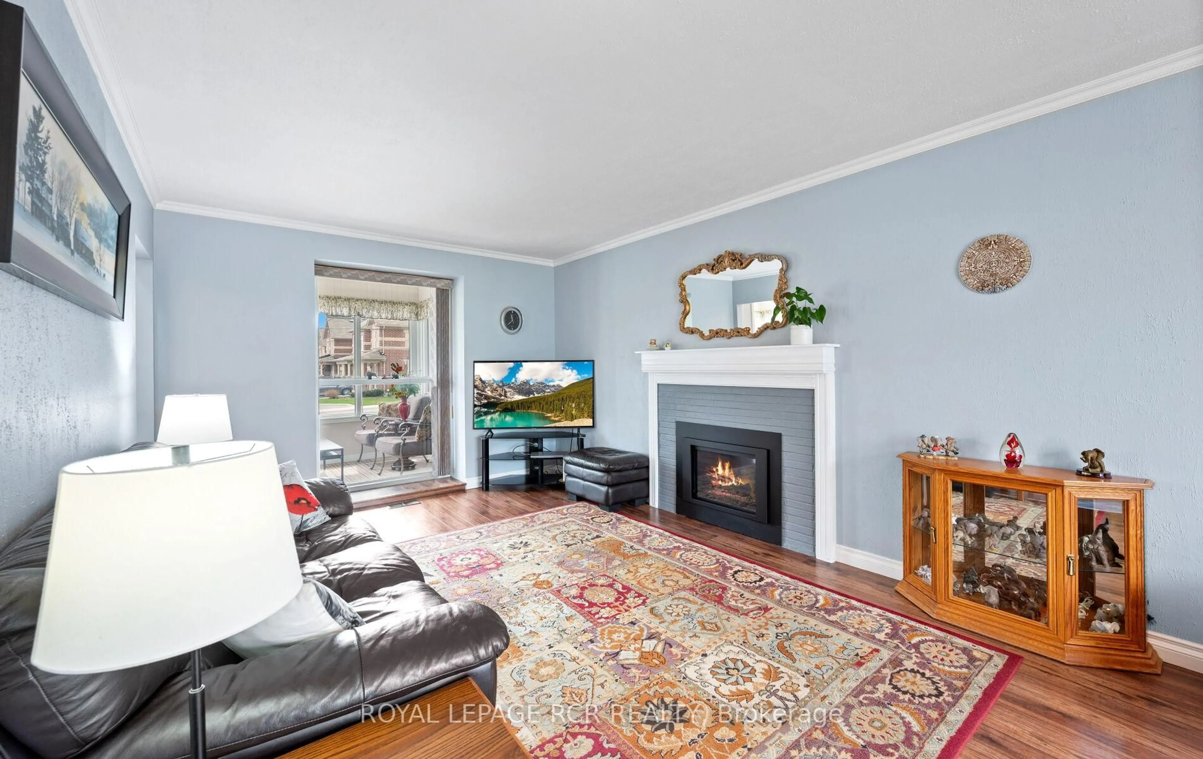 Living room with furniture, unknown for 24 Town Line, Orangeville Ontario L9W 1T6