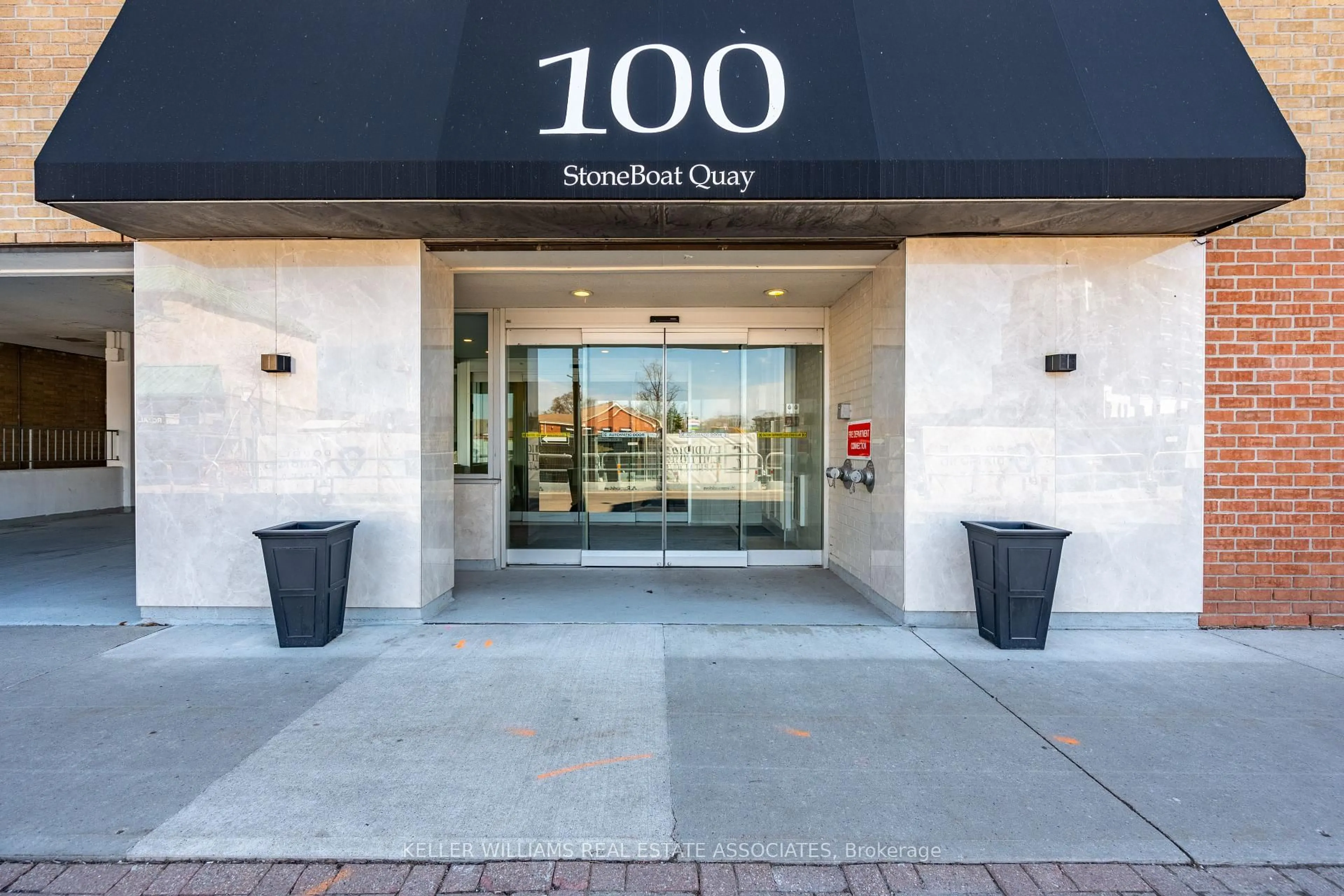 Unknown for 100 Bronte Rd #222, Oakville Ontario L6L 6L5