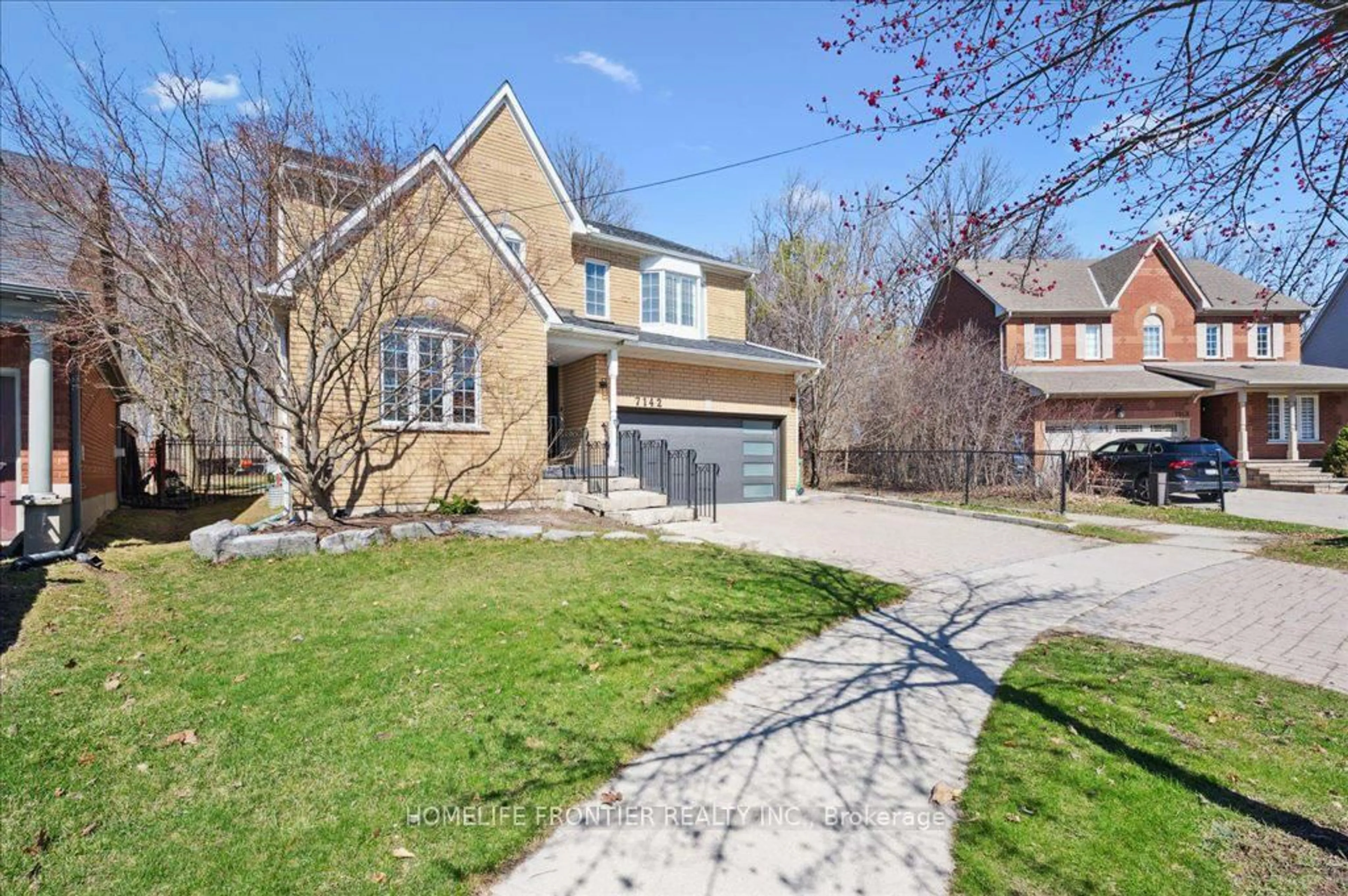 Home with brick exterior material, street for 7142 Branigan Gate, Mississauga Ontario L5N 7L5