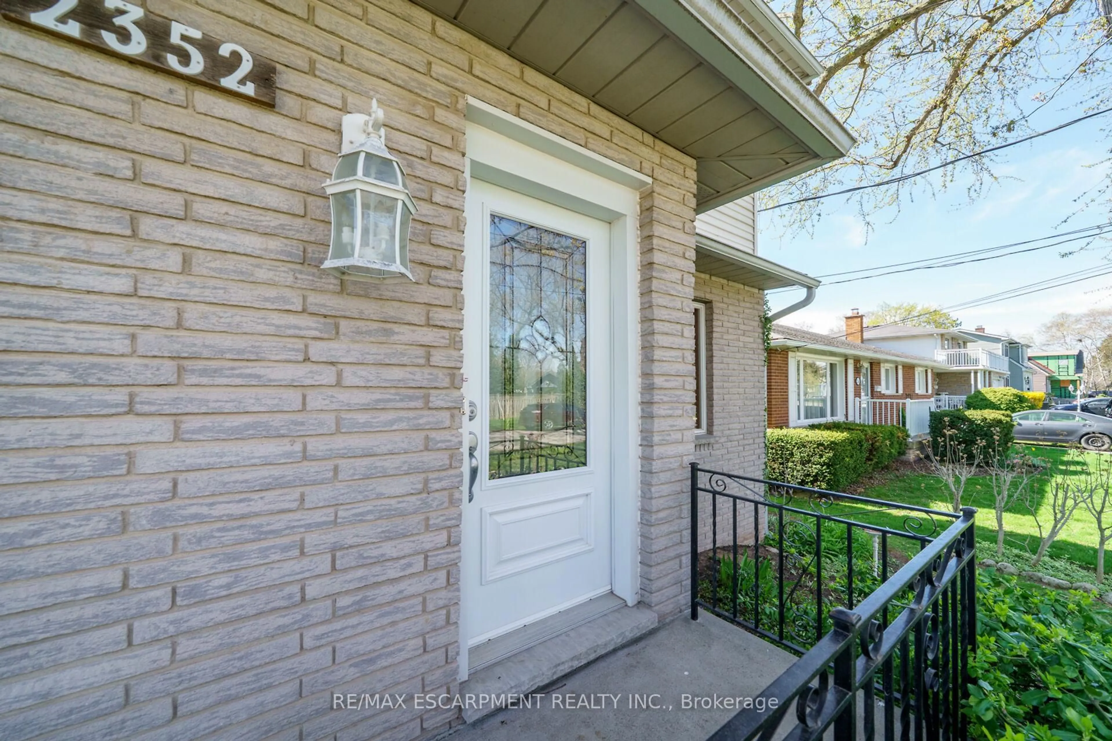 Unknown for 2352 BRINELL Ave, Burlington Ontario L7R 3P5
