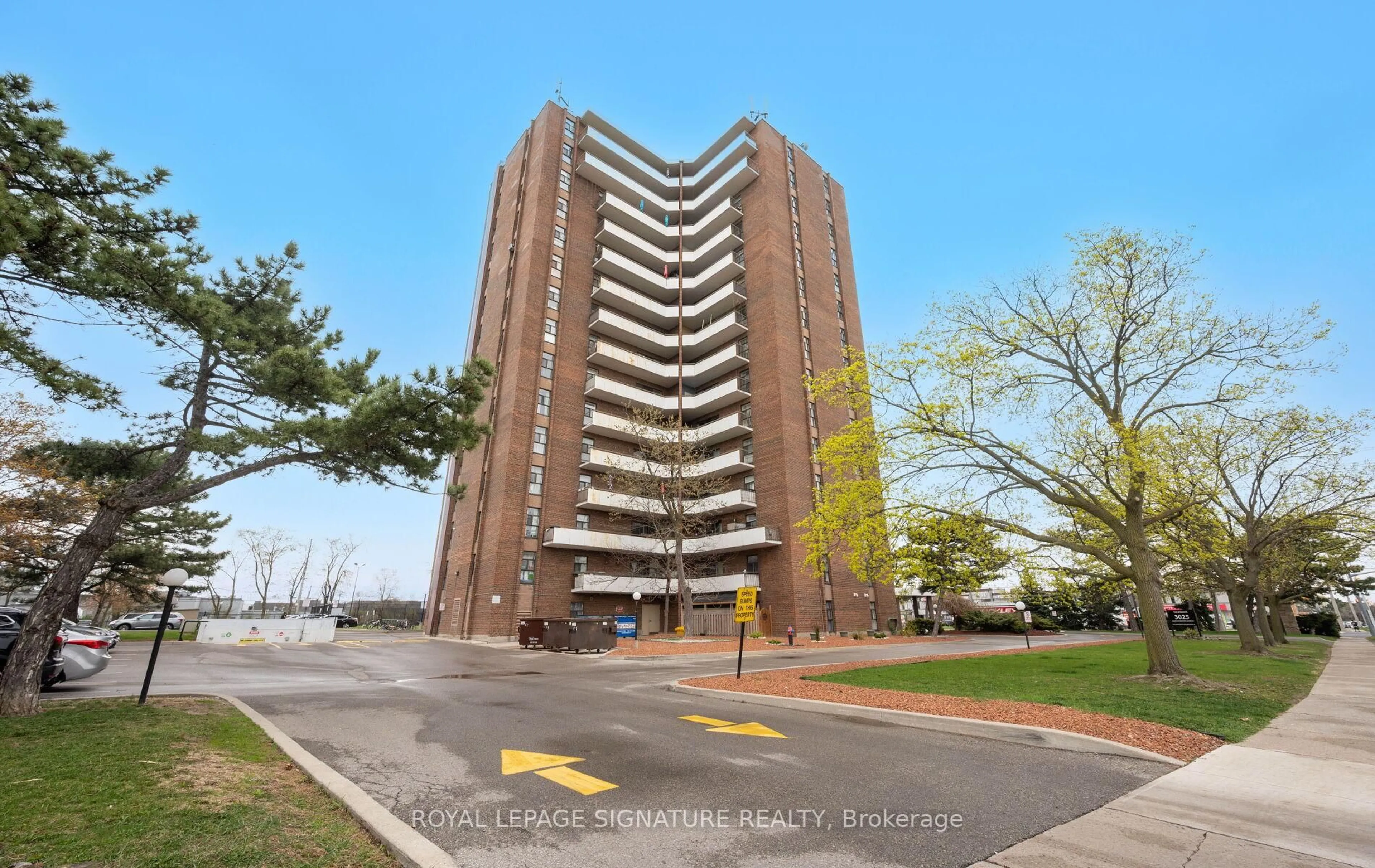 Unknown for 3025 Queen Frederica Dr #201, Mississauga Ontario L4Y 3A1