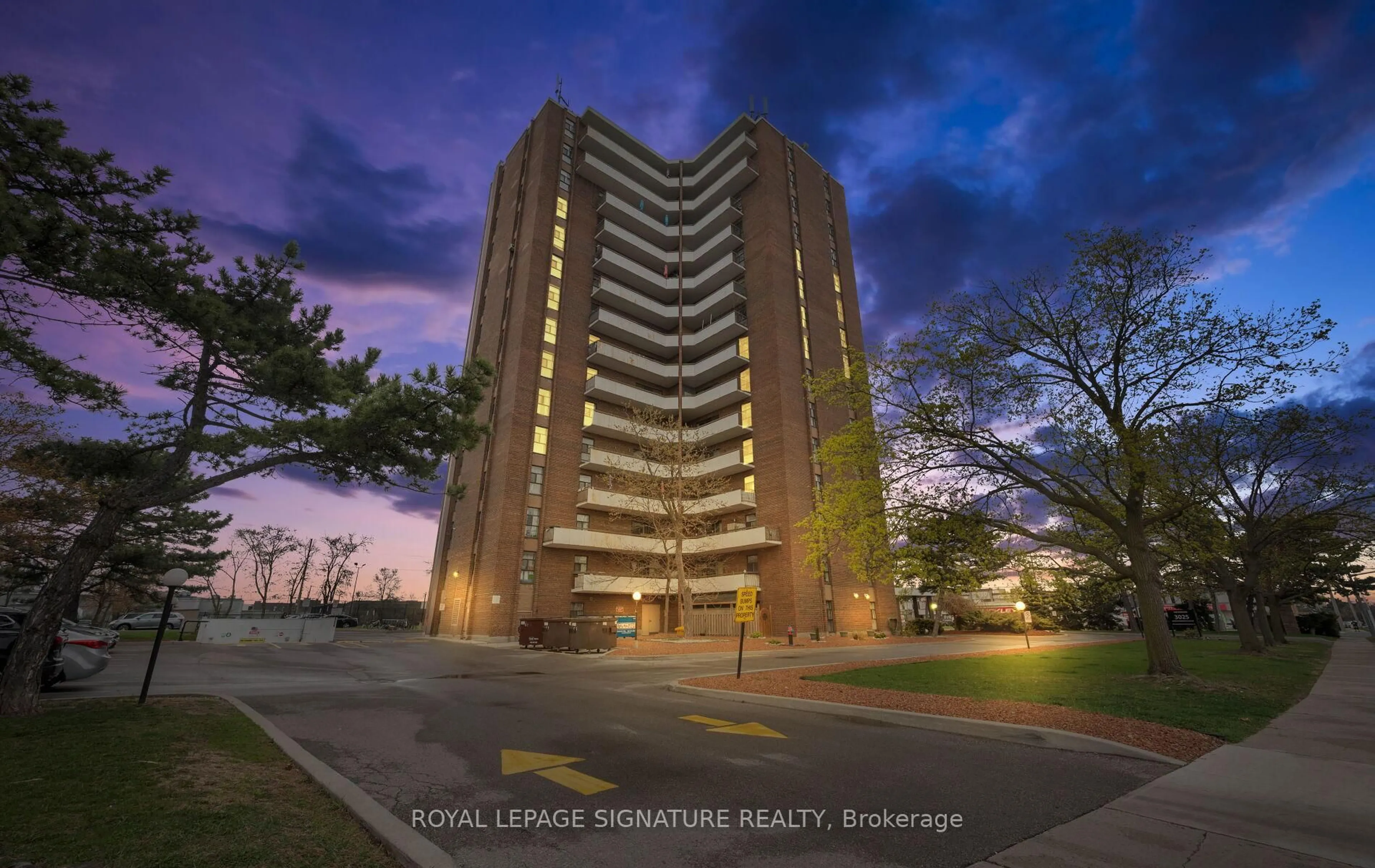 Unknown for 3025 Queen Frederica Dr #201, Mississauga Ontario L4Y 3A1