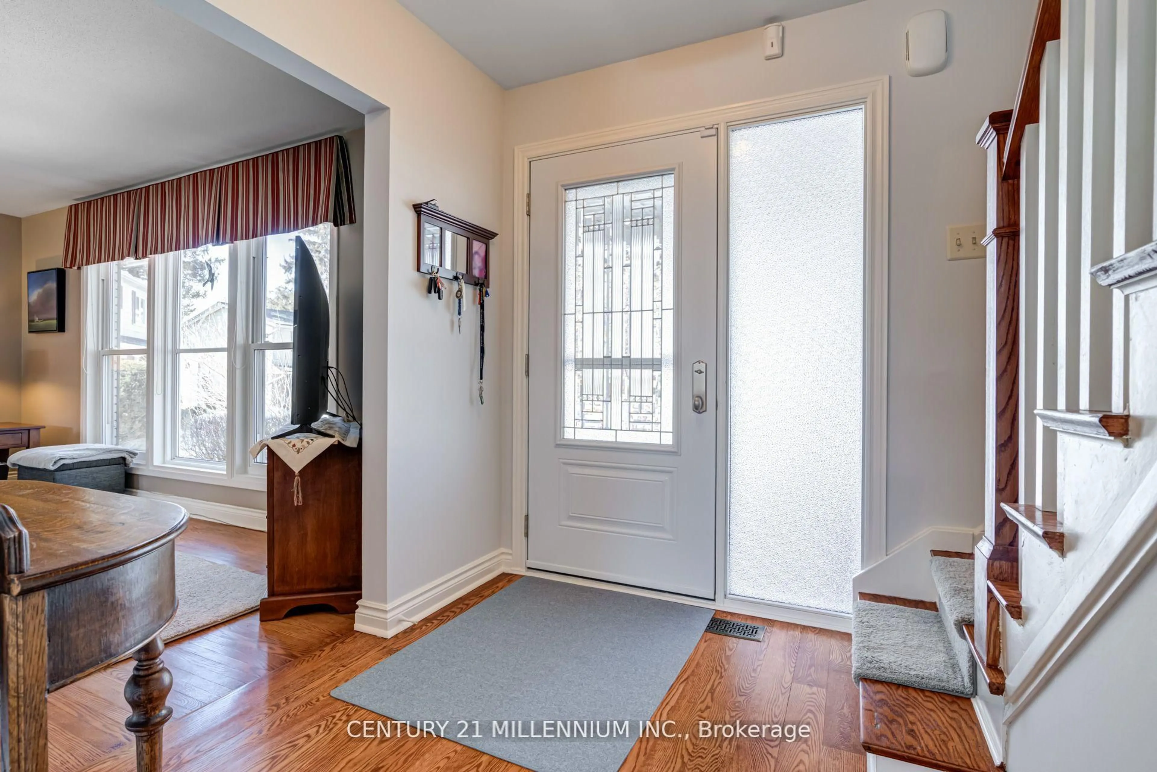 Indoor entryway for 51 Alderway Ave, Brampton Ontario L6Y 2B8