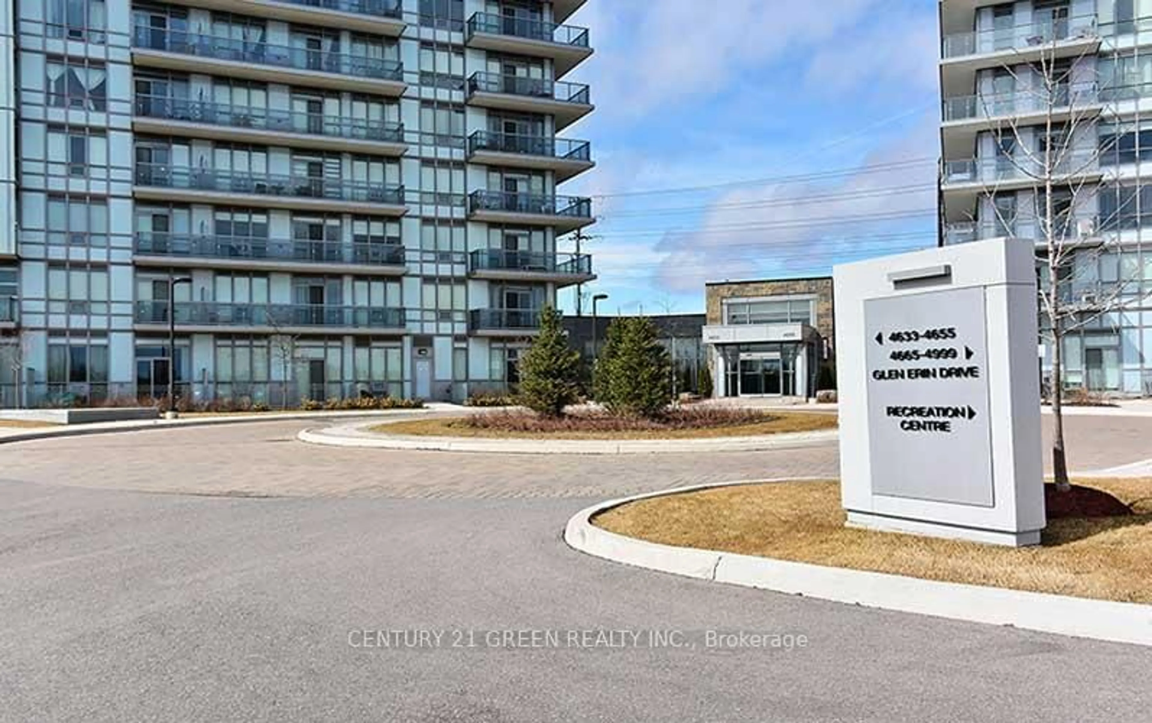 Indoor foyer for 4655 Glen Erin Dr #PH4, Mississauga Ontario L5M 0Z1