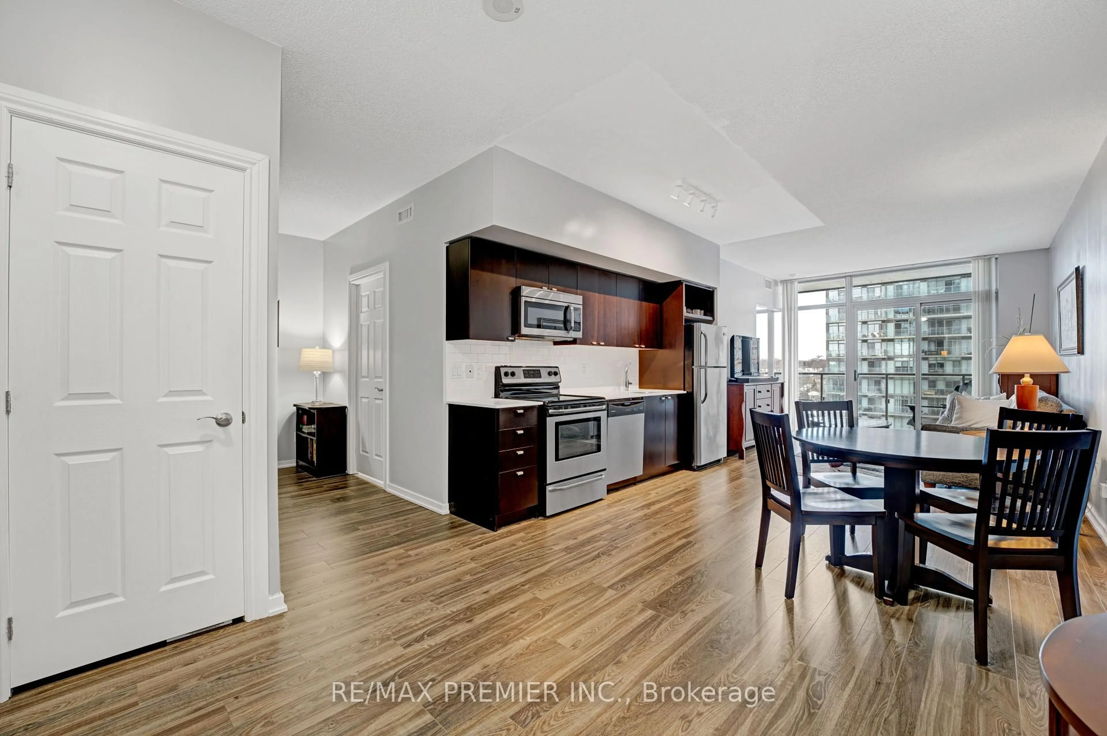 Open concept kitchen, unknown for 105 The Queensway N/A #714, Toronto Ontario M6S 5B5
