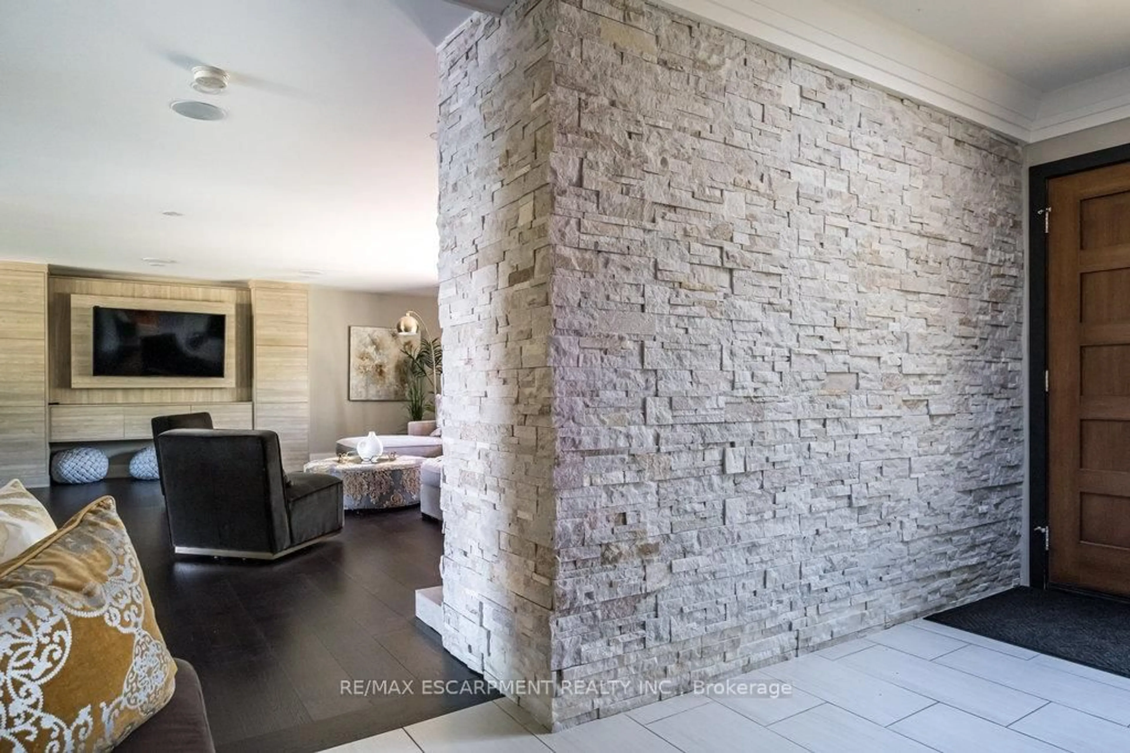 Unknown for 822 Danforth Pl, Burlington Ontario L7T 1S2