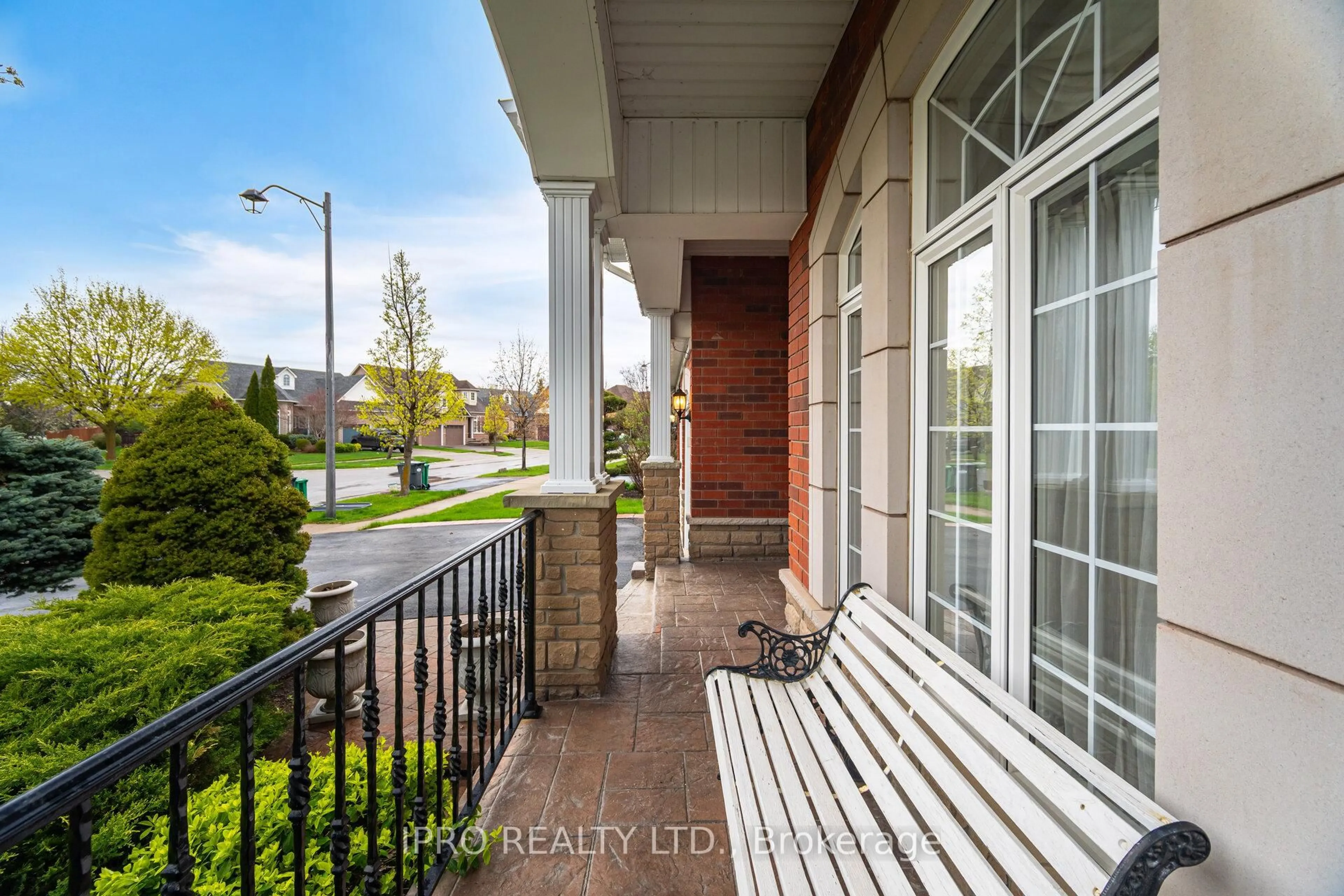 Unknown for 814 Craig Carrier Crt, Mississauga Ontario L5W 1A6