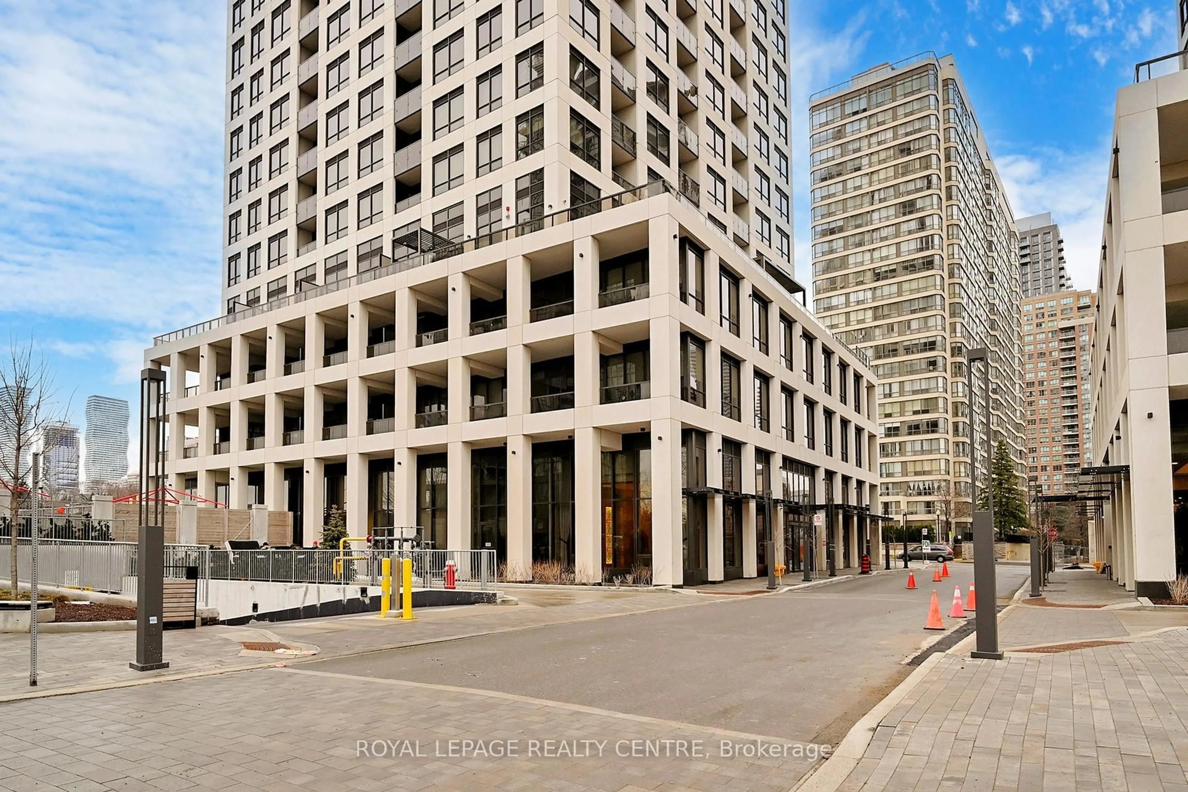 Unknown for 36 ELM Dr #2605, Mississauga Ontario L5B 0N3
