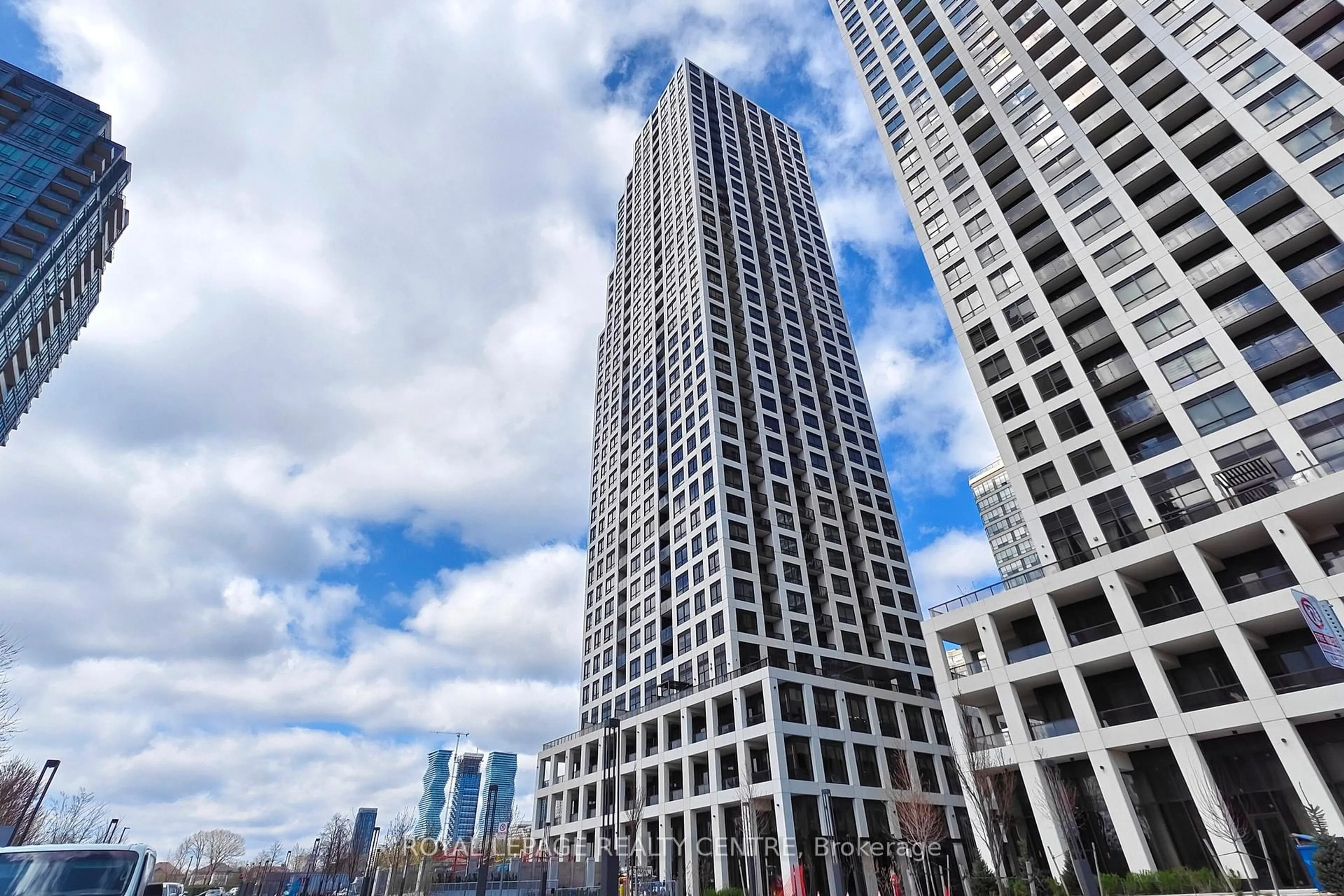 Unknown for 36 ELM Dr #2605, Mississauga Ontario L5B 0N3