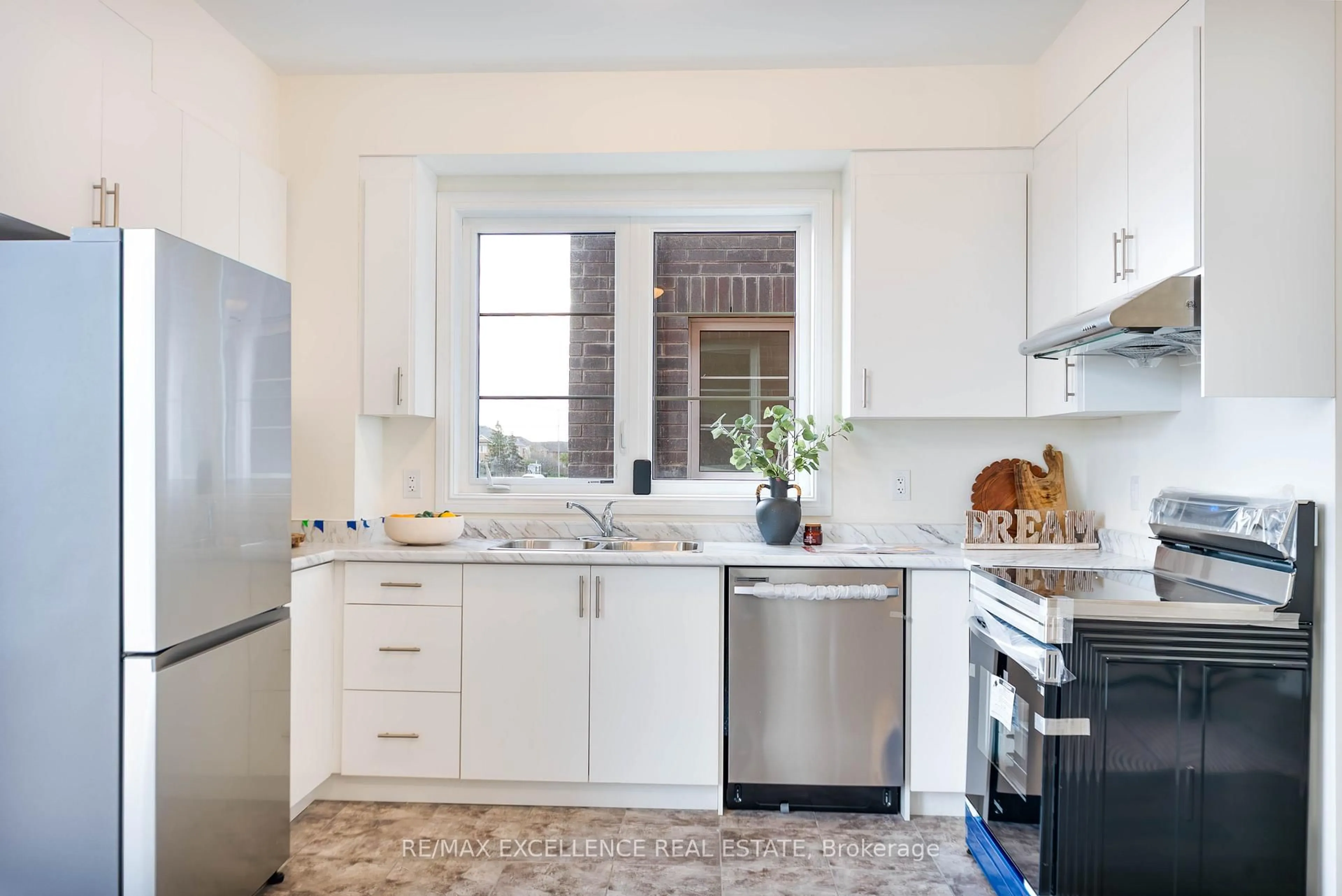 Contemporary kitchen, ceramic/tile floor for 72 Allness Rd, Brampton Ontario L7A 3N7